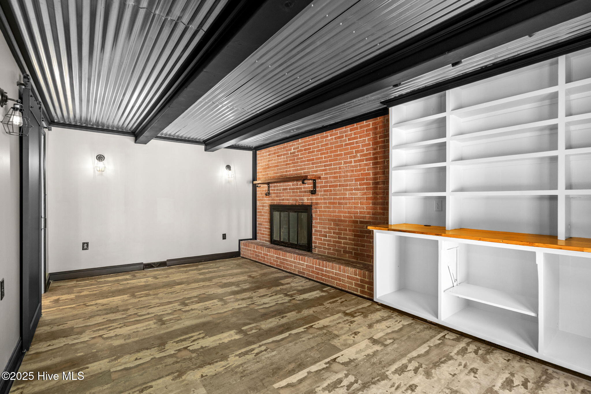 735 Airport Road Property Photo 30