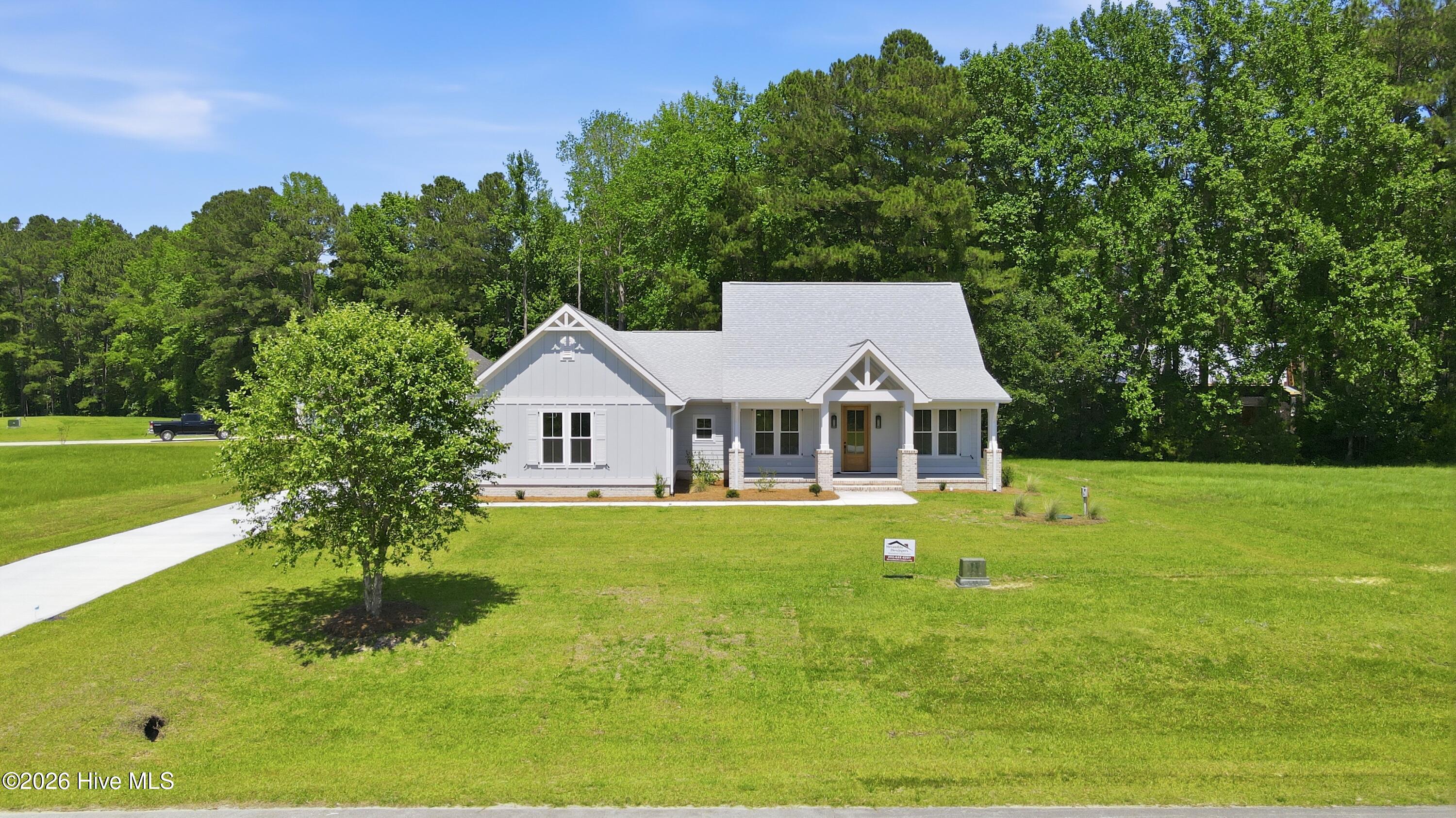 128 W Burton Farm Drive Property Photo 1