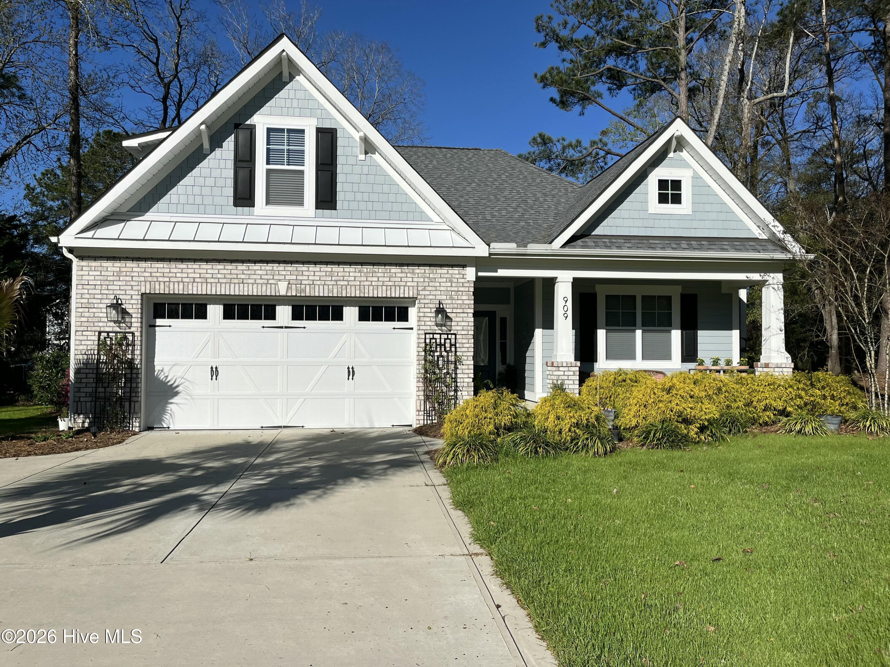 909 Oyster Pointe Drive Property Photo 1