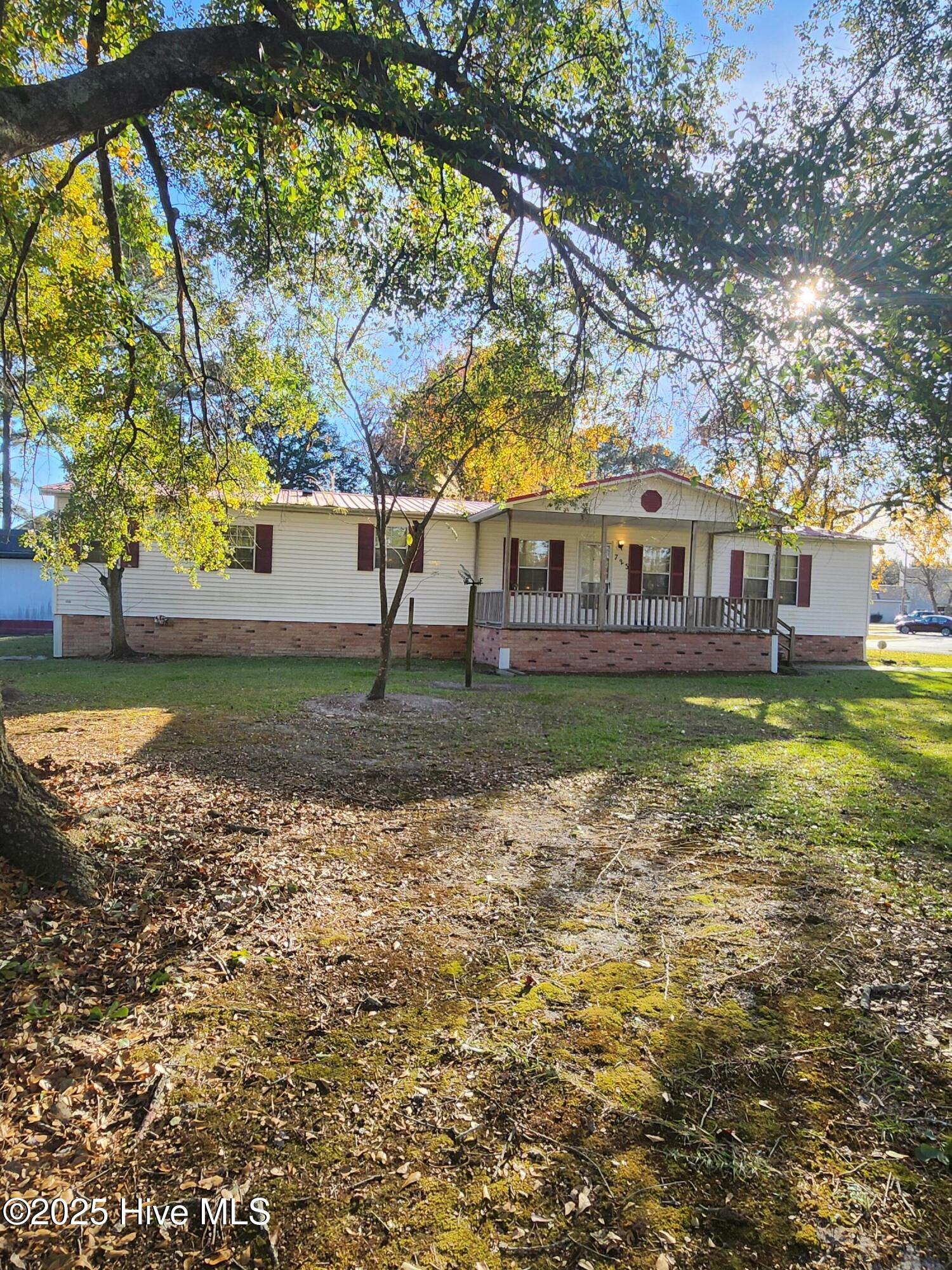 723 W Broad Street Property Photo 5