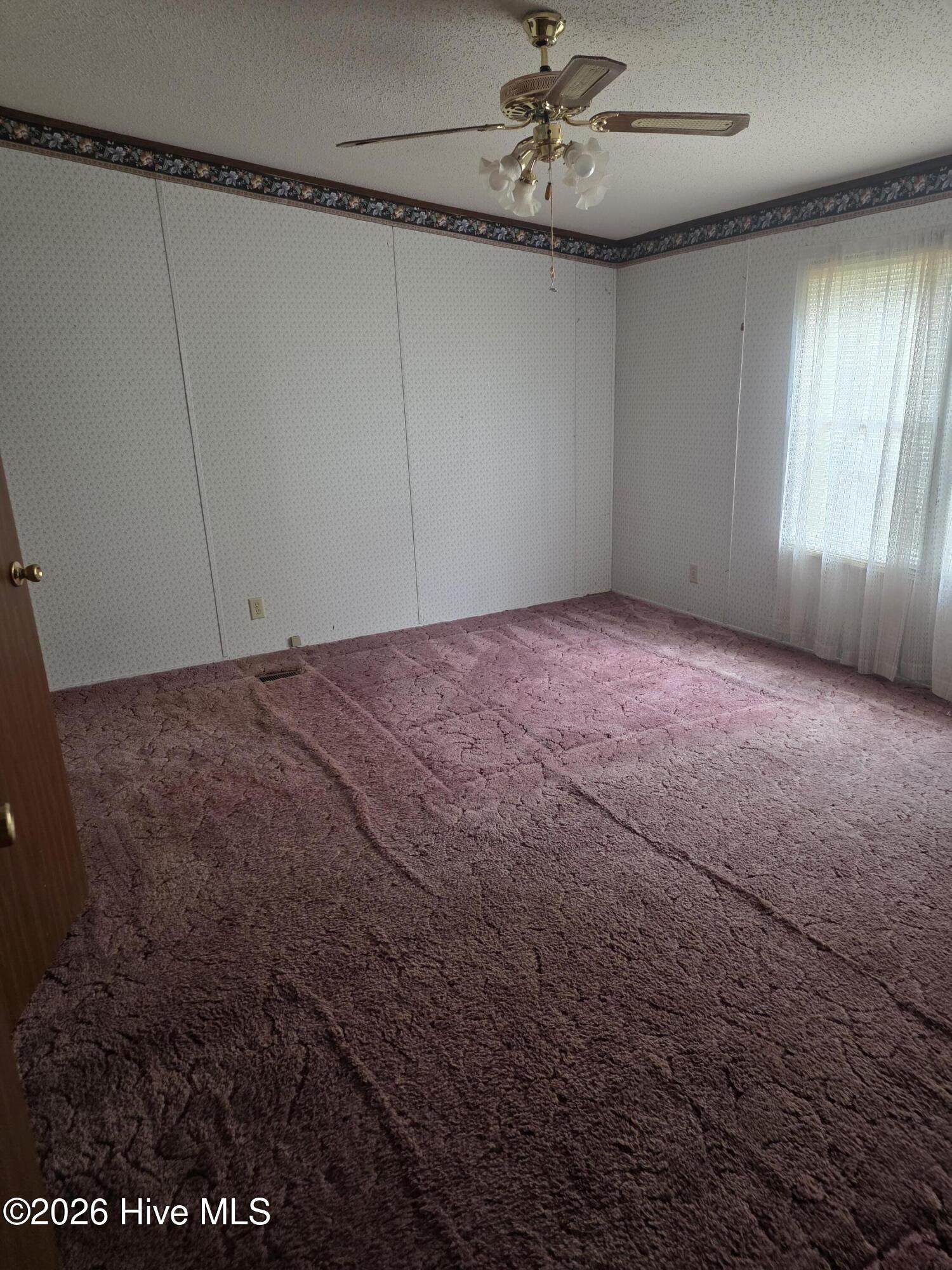723 W Broad Street Property Photo 12