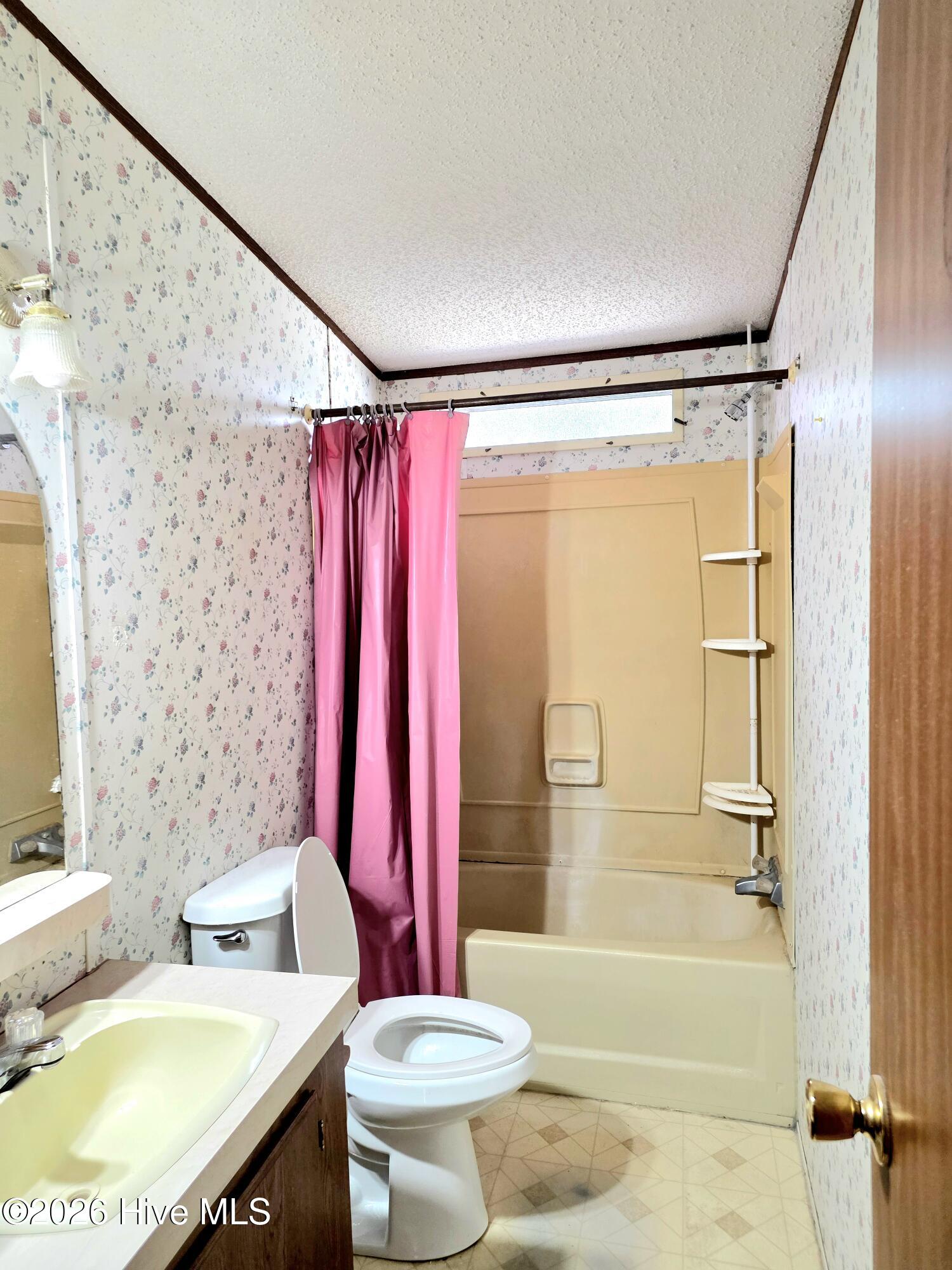 723 W Broad Street Property Photo 17