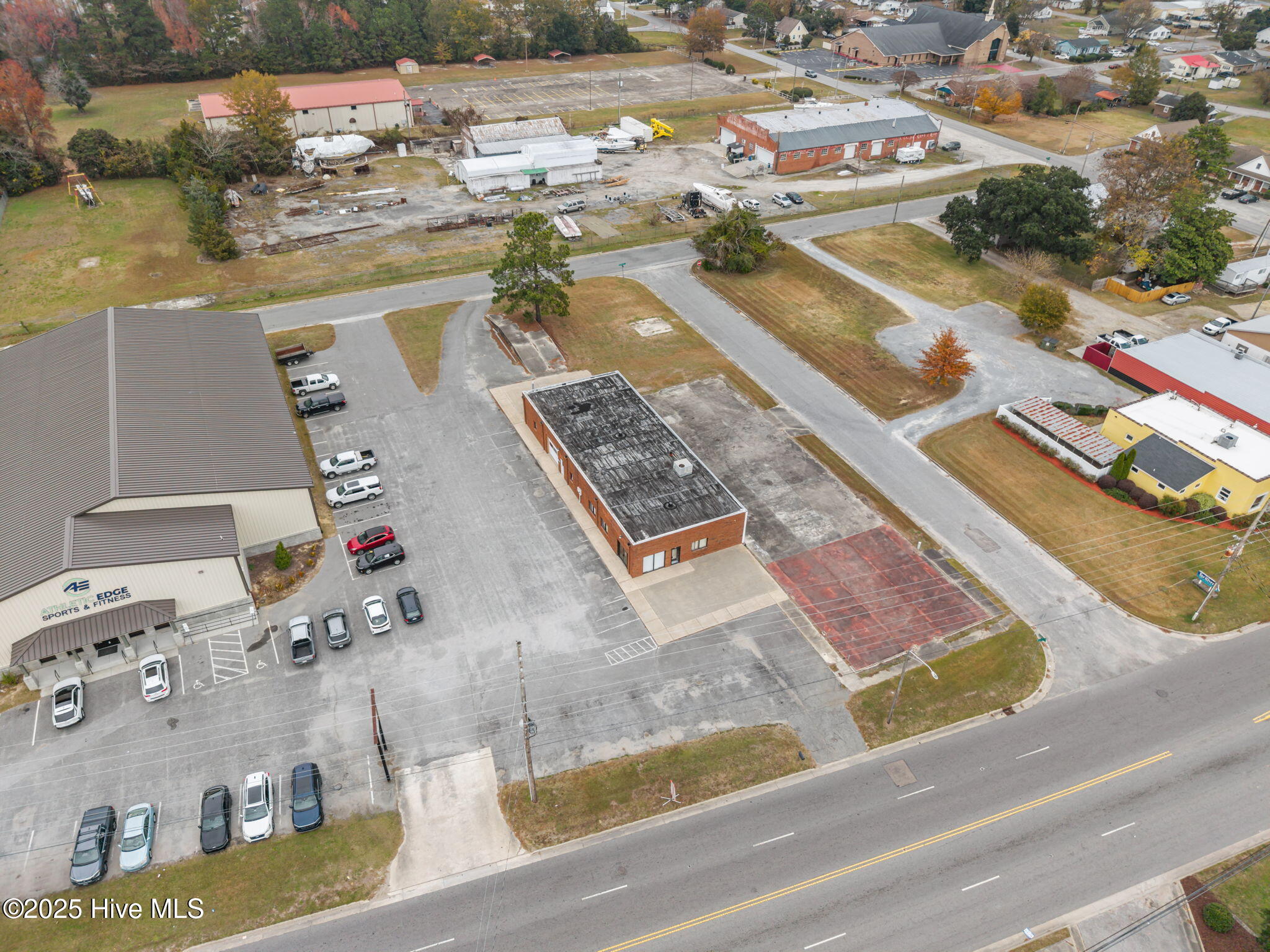 852 W 5th Street Property Photo 3