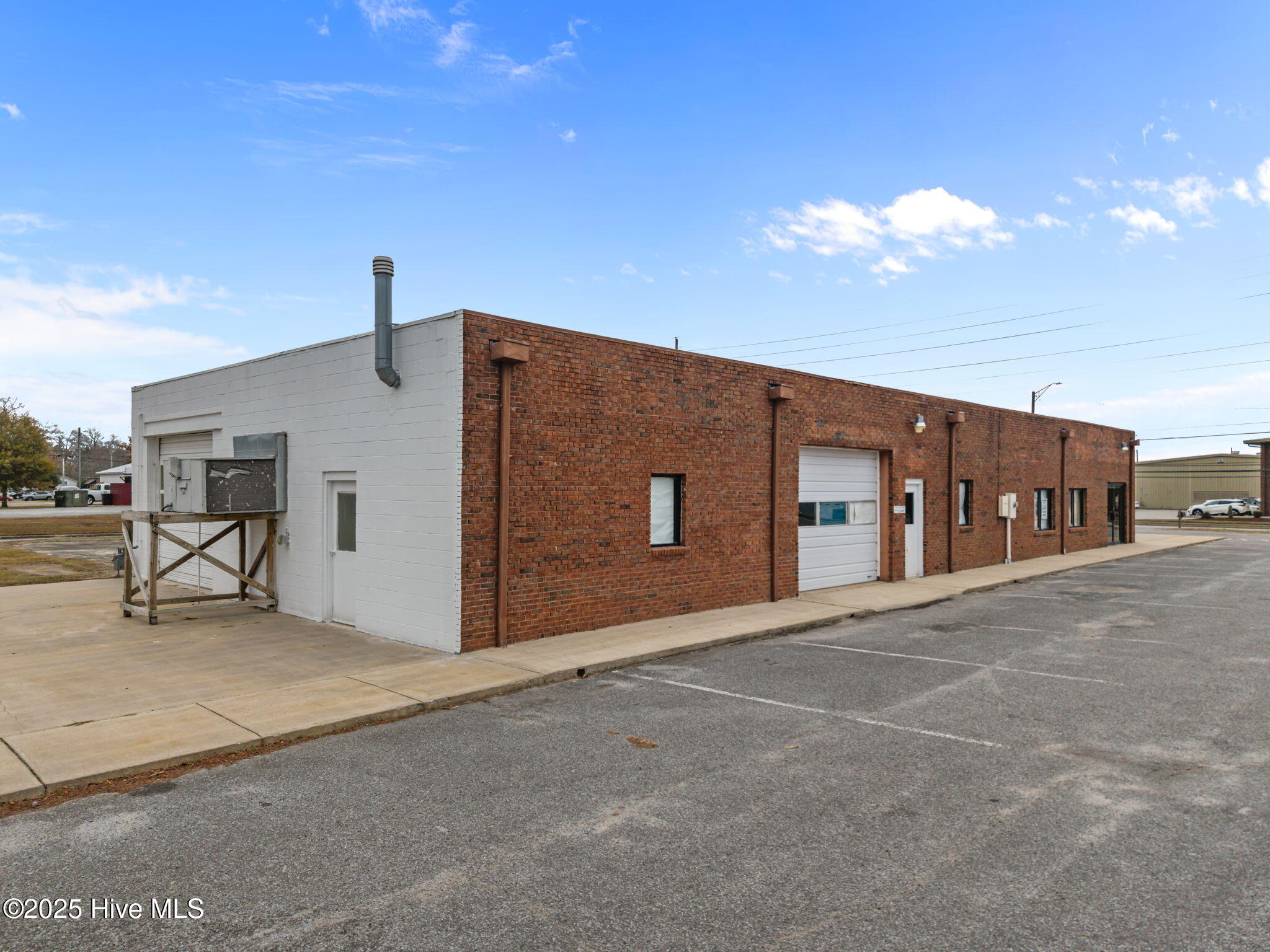 852 W 5th Street Property Photo 7