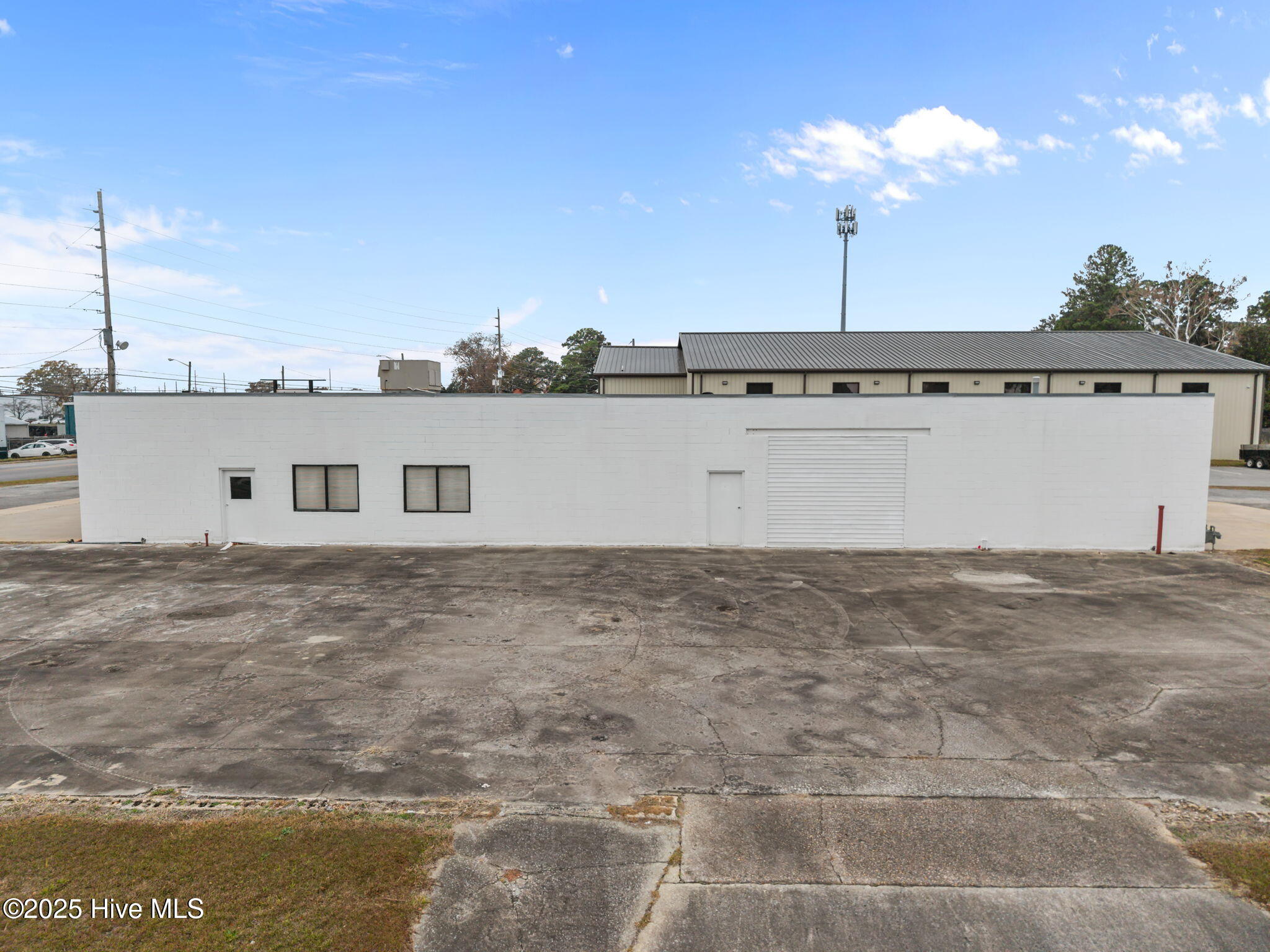 852 W 5th Street Property Photo 9