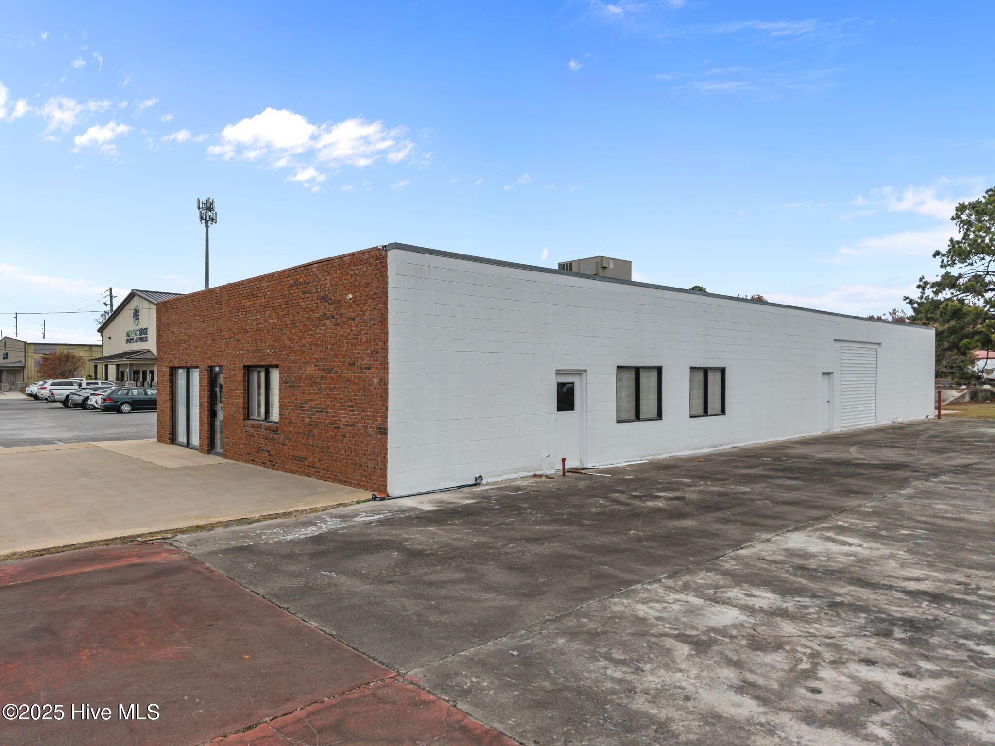 852 W 5th Street Property Photo 10