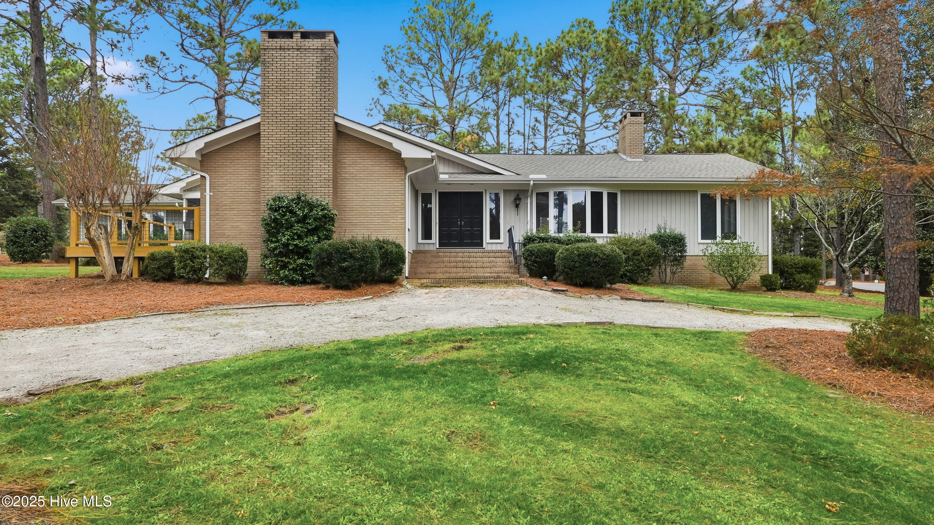 1 Country Club Boulevard Property Photo 1