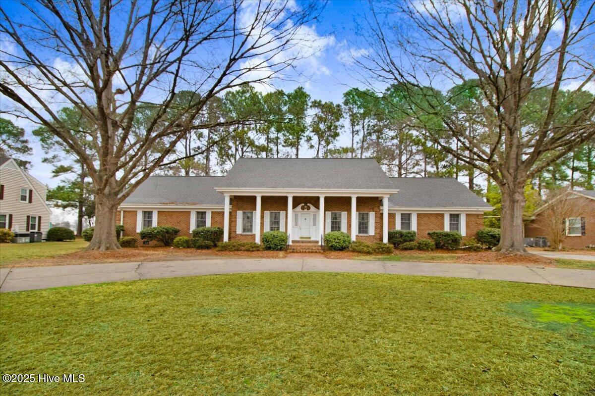 702 Hillcrest Drive Property Photo 1
