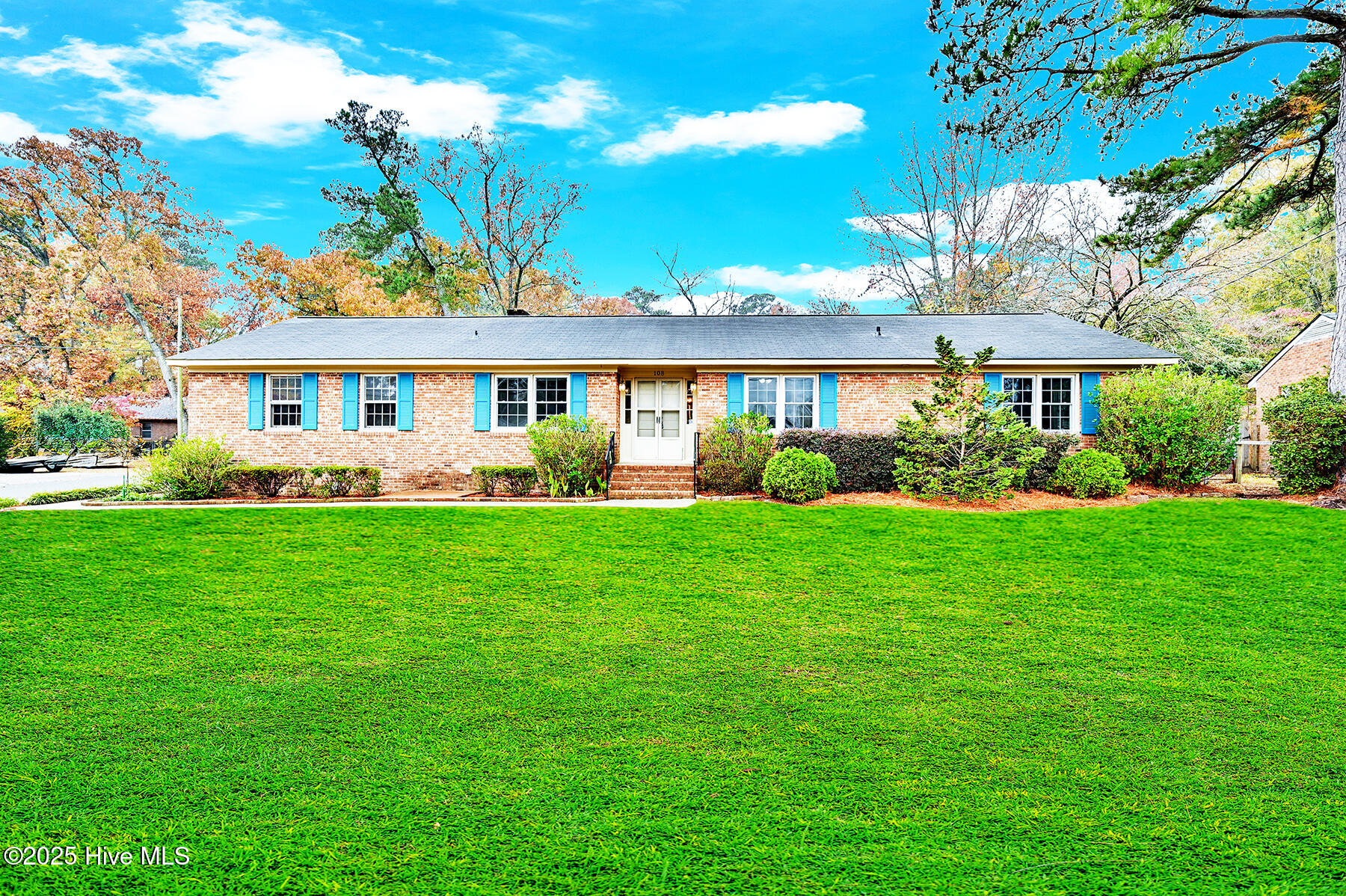 108 Wilkshire Drive Property Photo 1