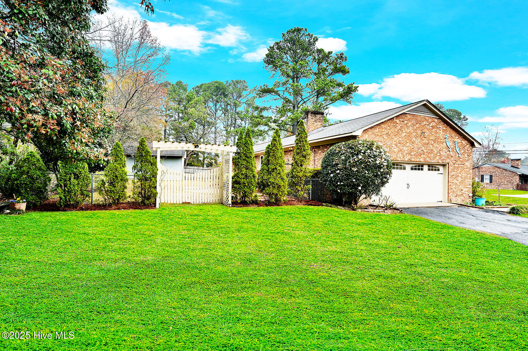 108 Wilkshire Drive Property Photo 3
