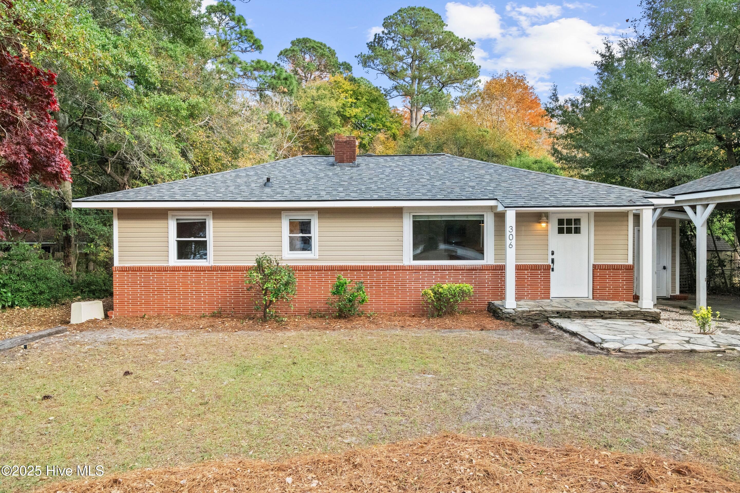 306 Pine Hills Drive Property Photo 1