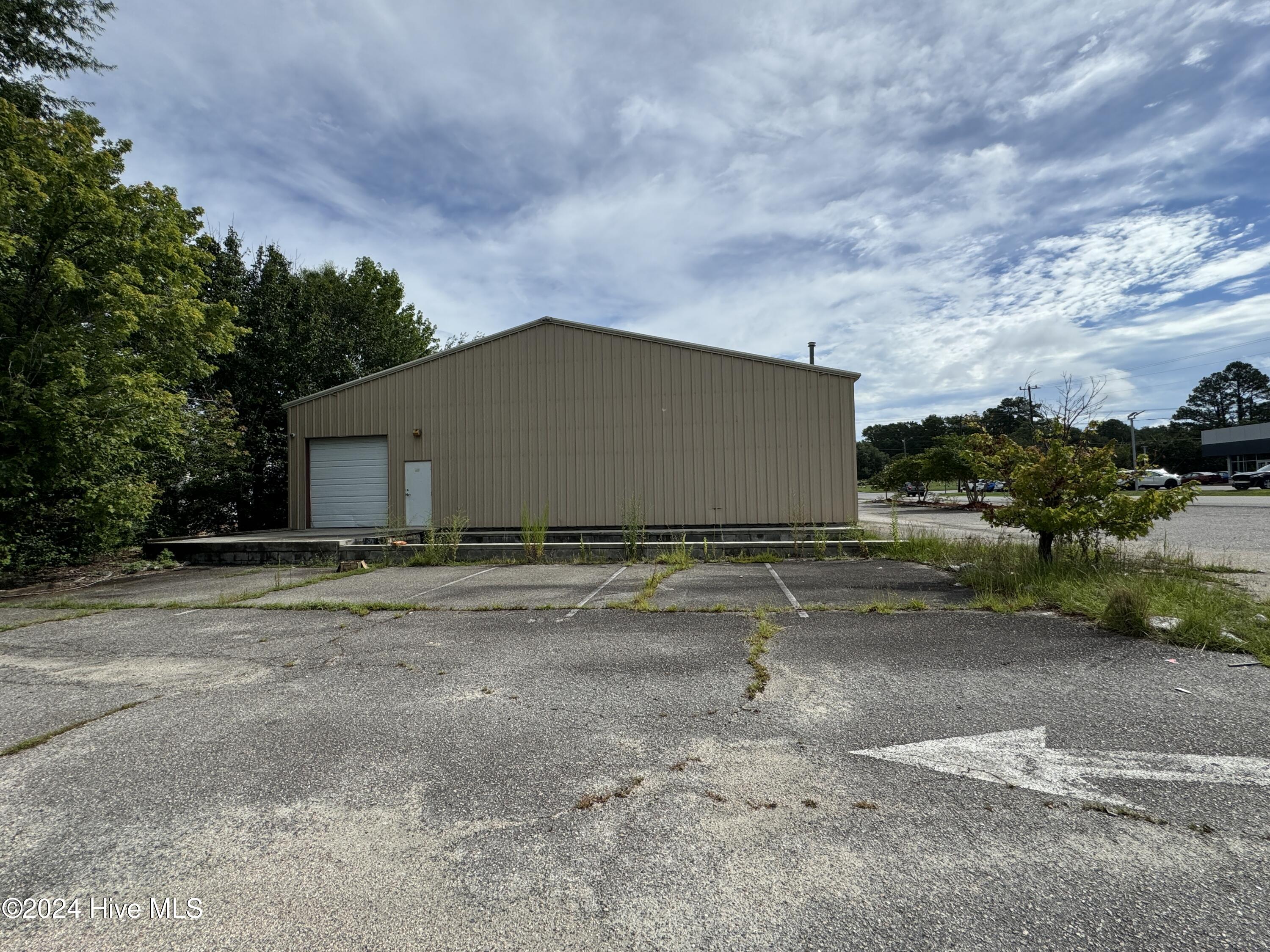 1708 E Broad Avenue Property Photo 4