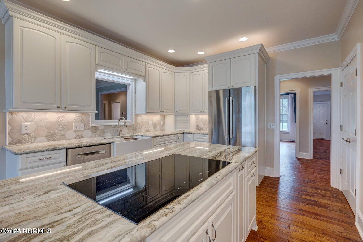 140 River Woods Drive Property Photo 14