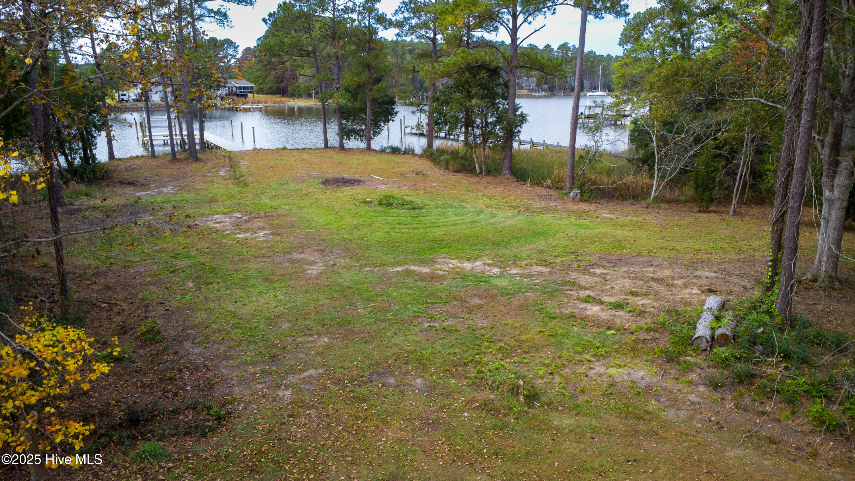 105 Trawler Lane Property Photo 3