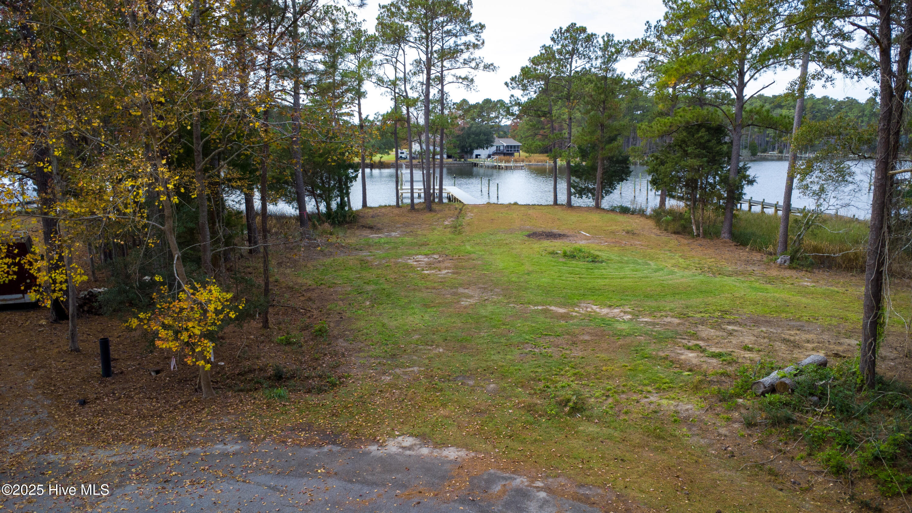 105 Trawler Lane Property Photo 7