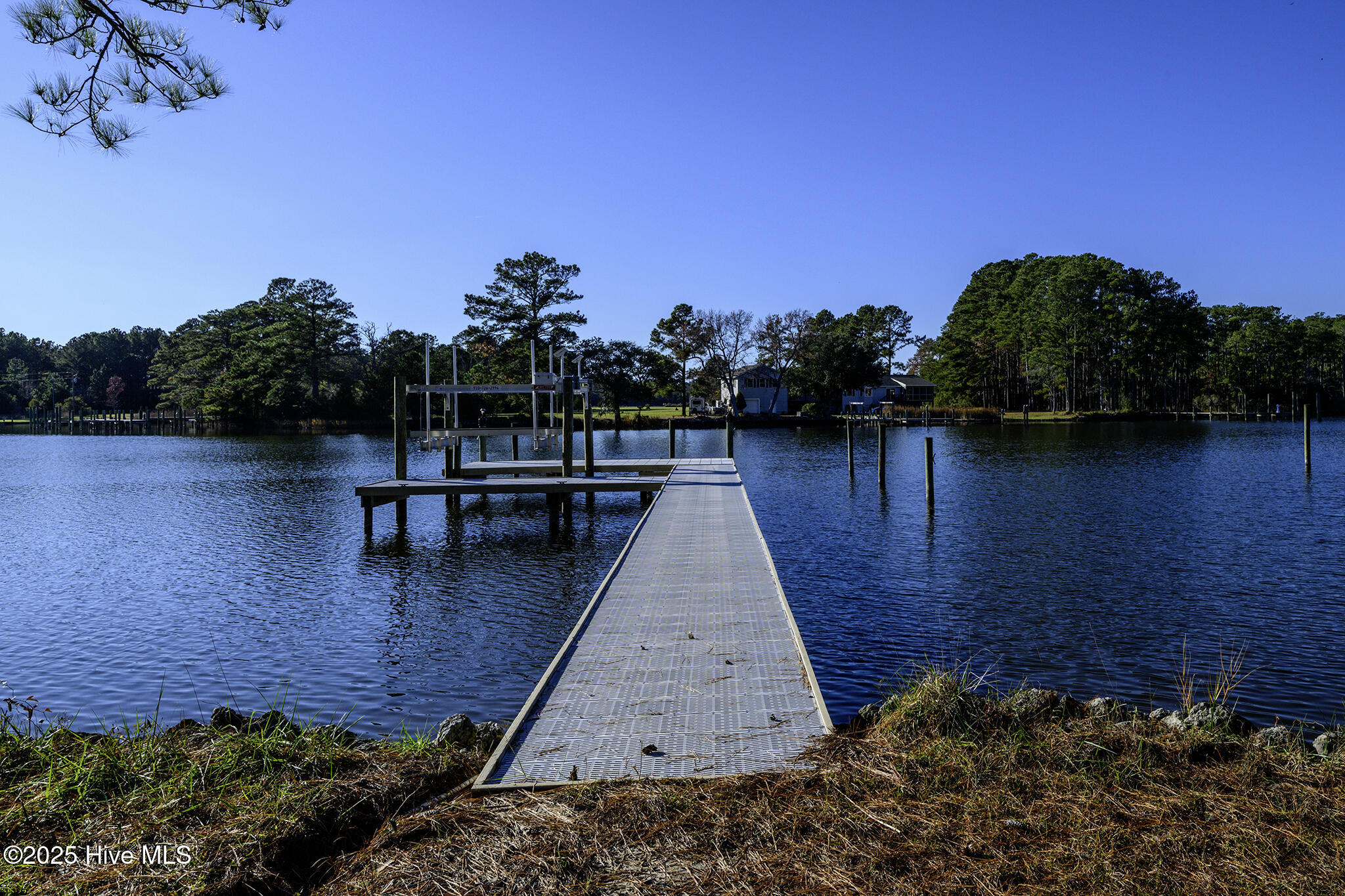 105 Trawler Lane Property Photo 14