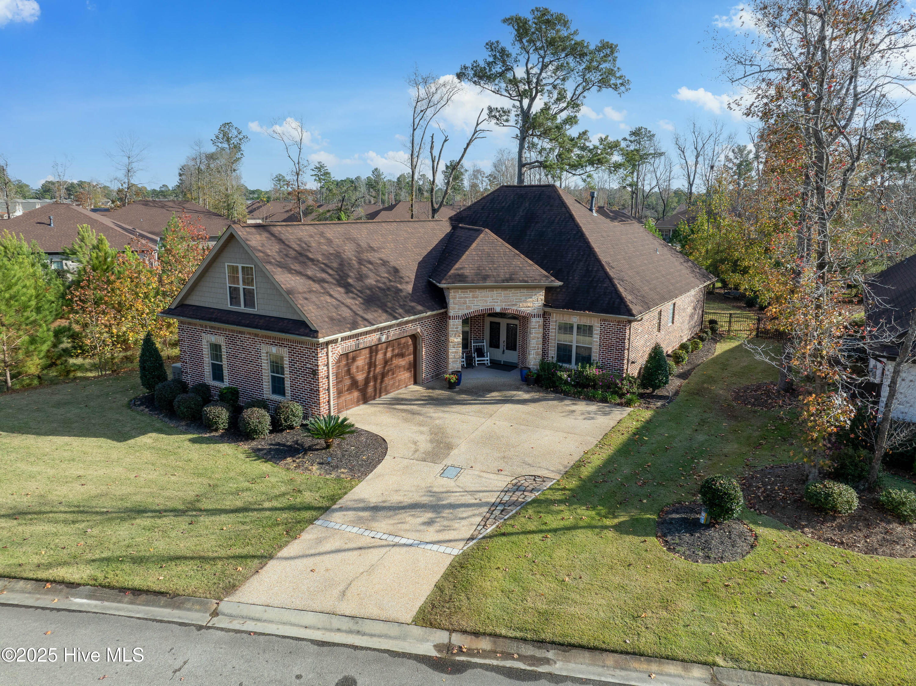 662 Jenoa Loop Property Photo 2