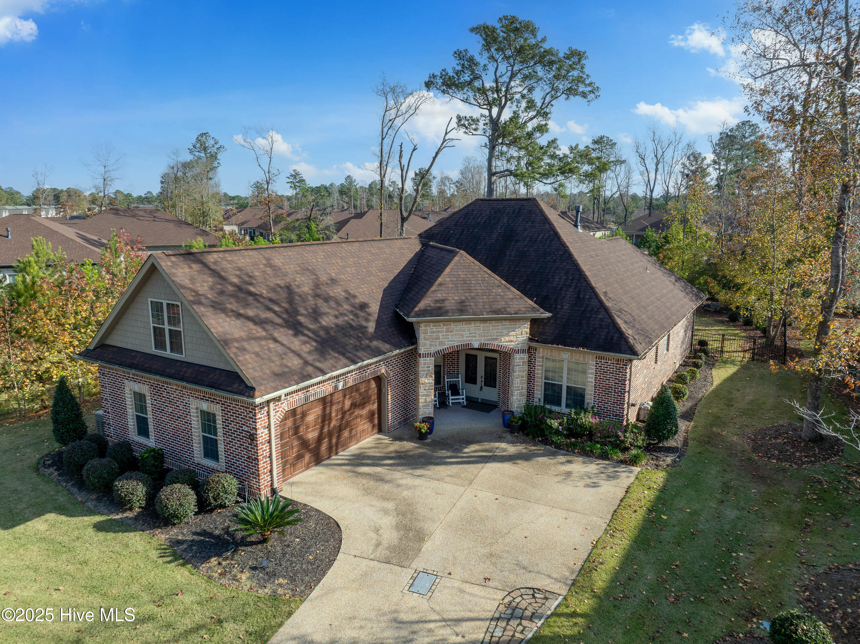 662 Jenoa Loop Property Photo 3