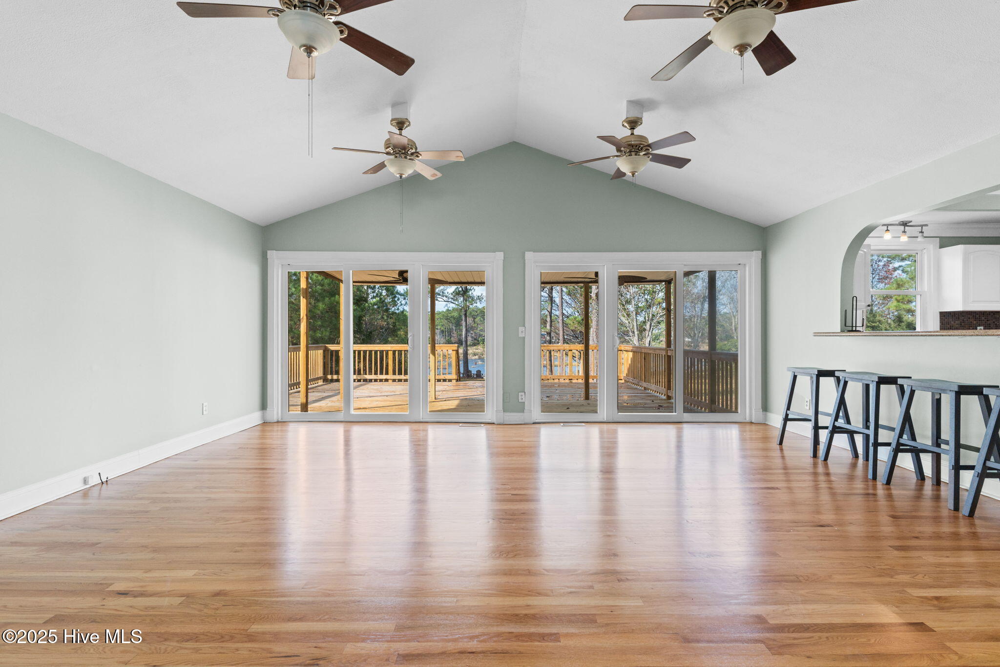 821 S Shore Drive Property Photo 19