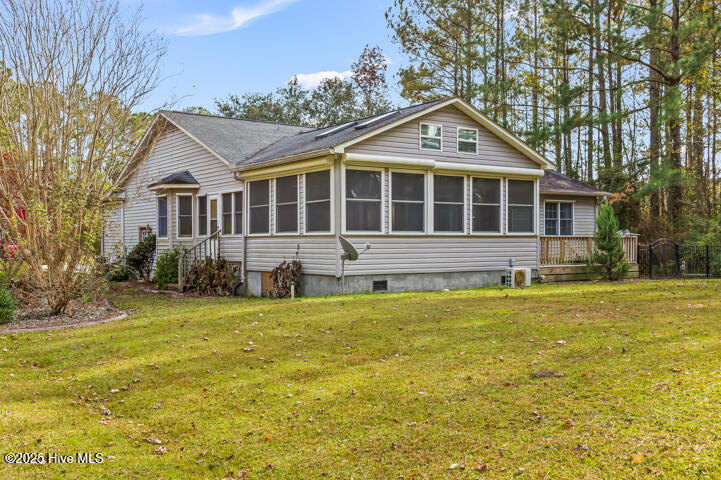 9314 Doris Drive Property Photo 5