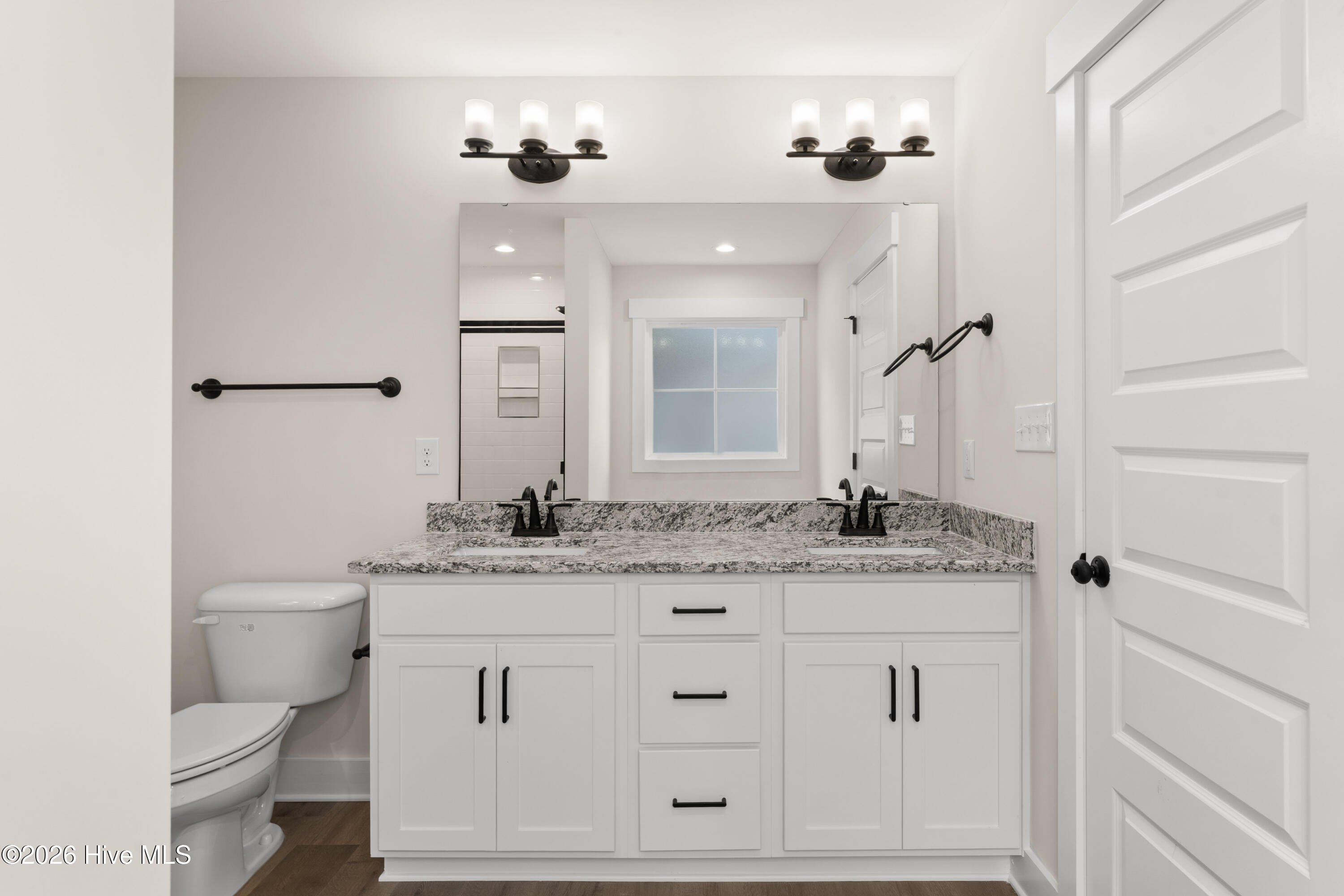302 Hawks Bluff Drive Property Photo 19
