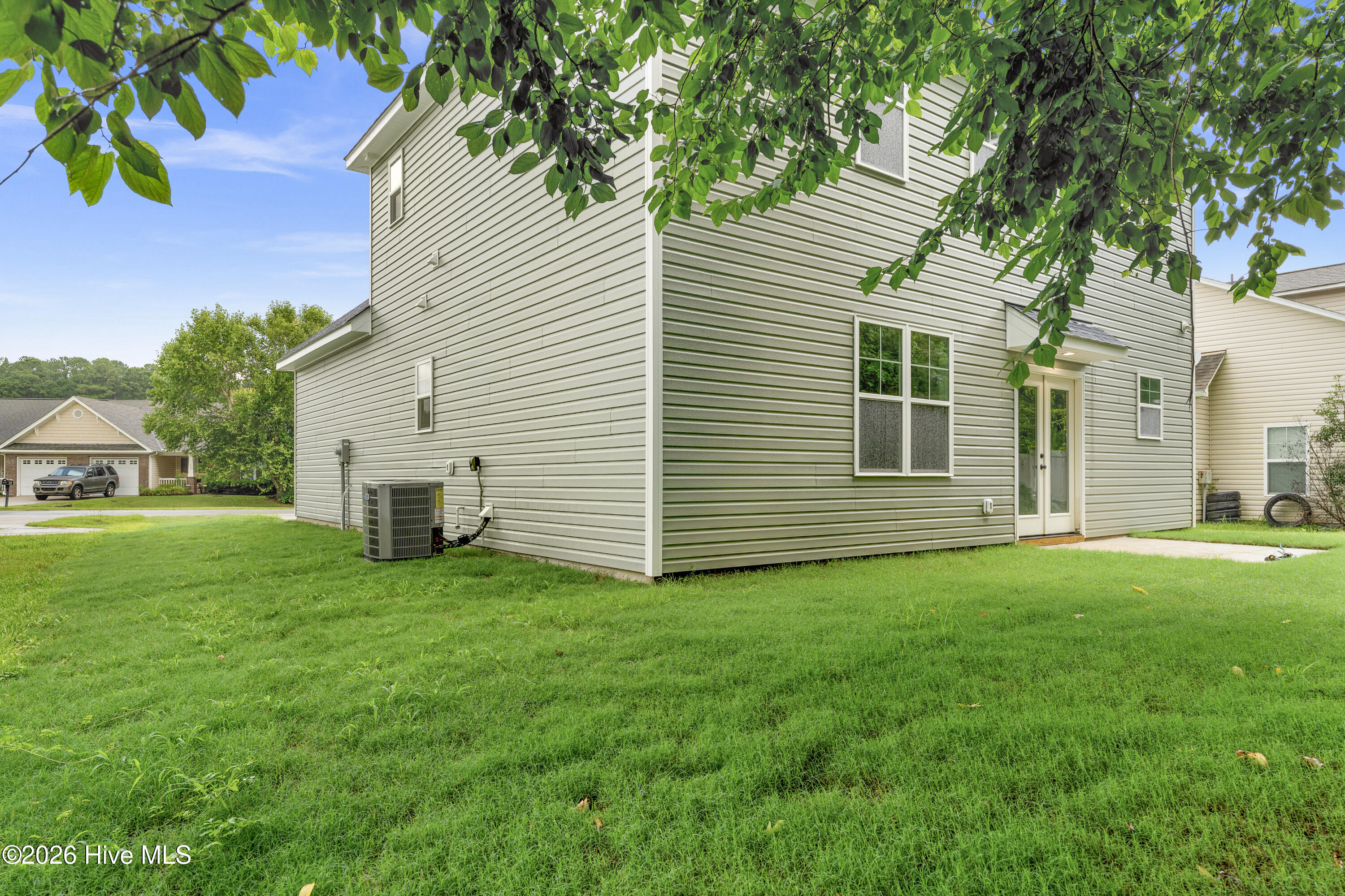 302 Hawks Bluff Drive Property Photo 33