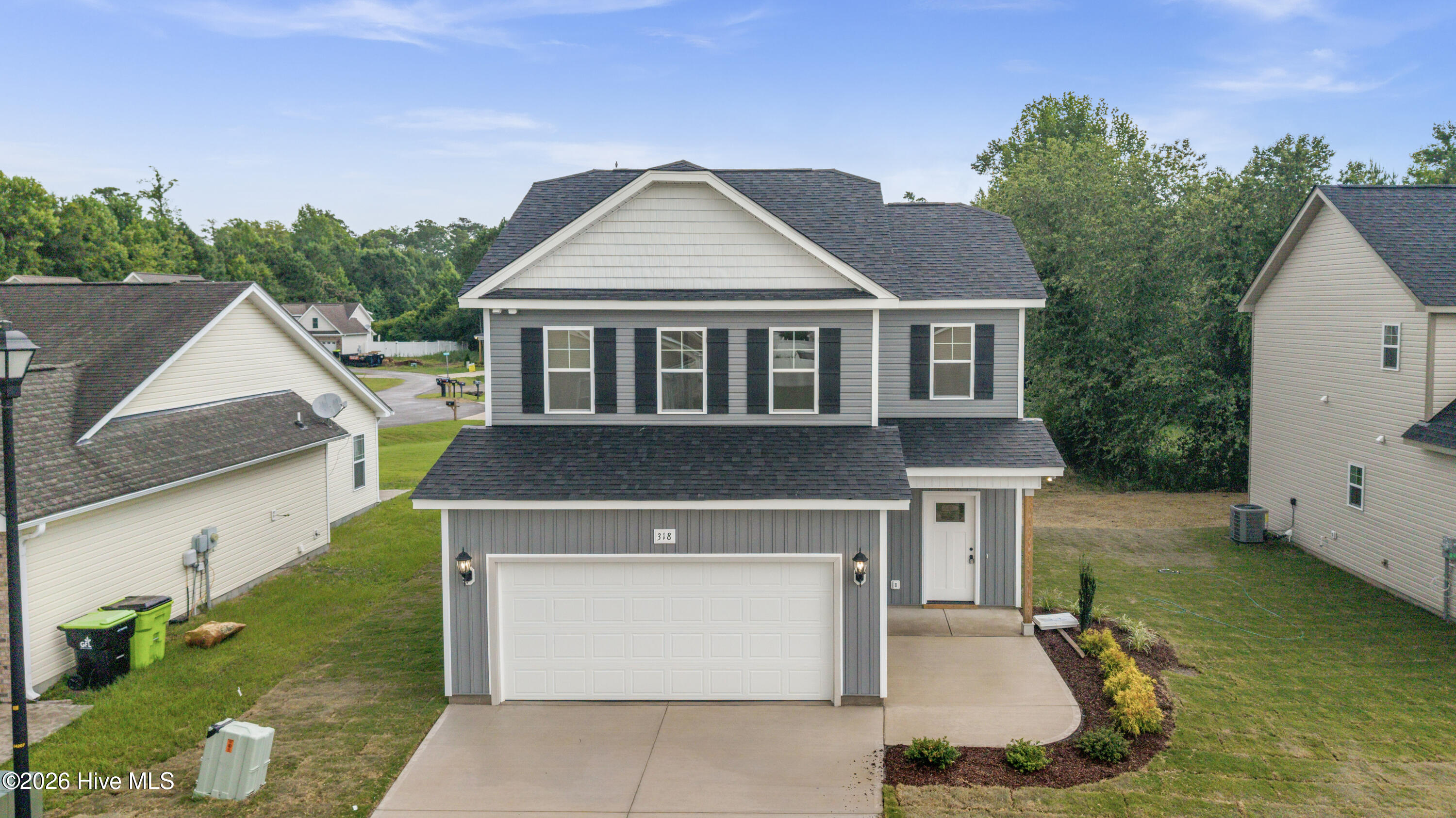 318 Hawks Bluff Drive Property Photo 1