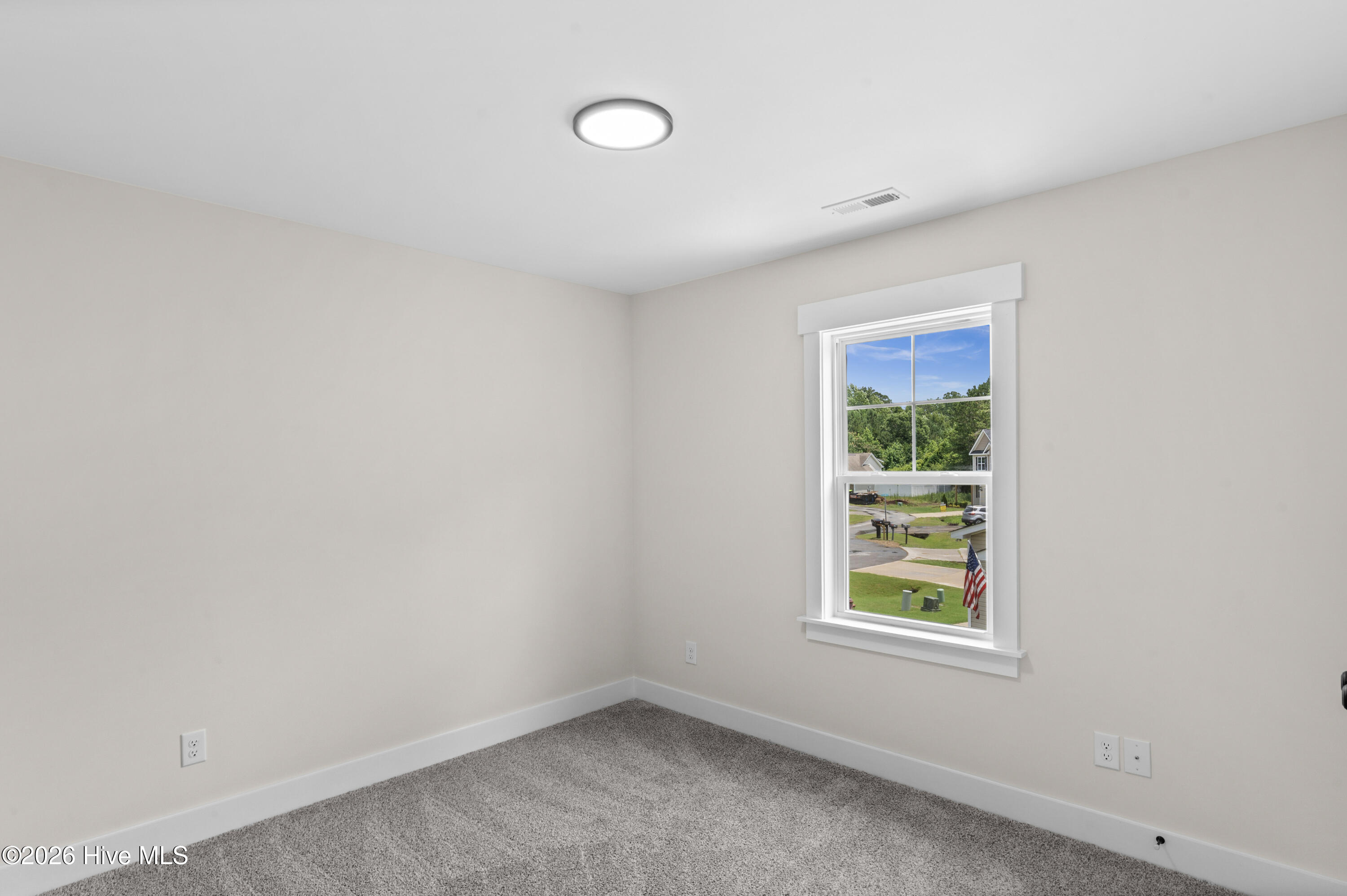 318 Hawks Bluff Drive Property Photo 2