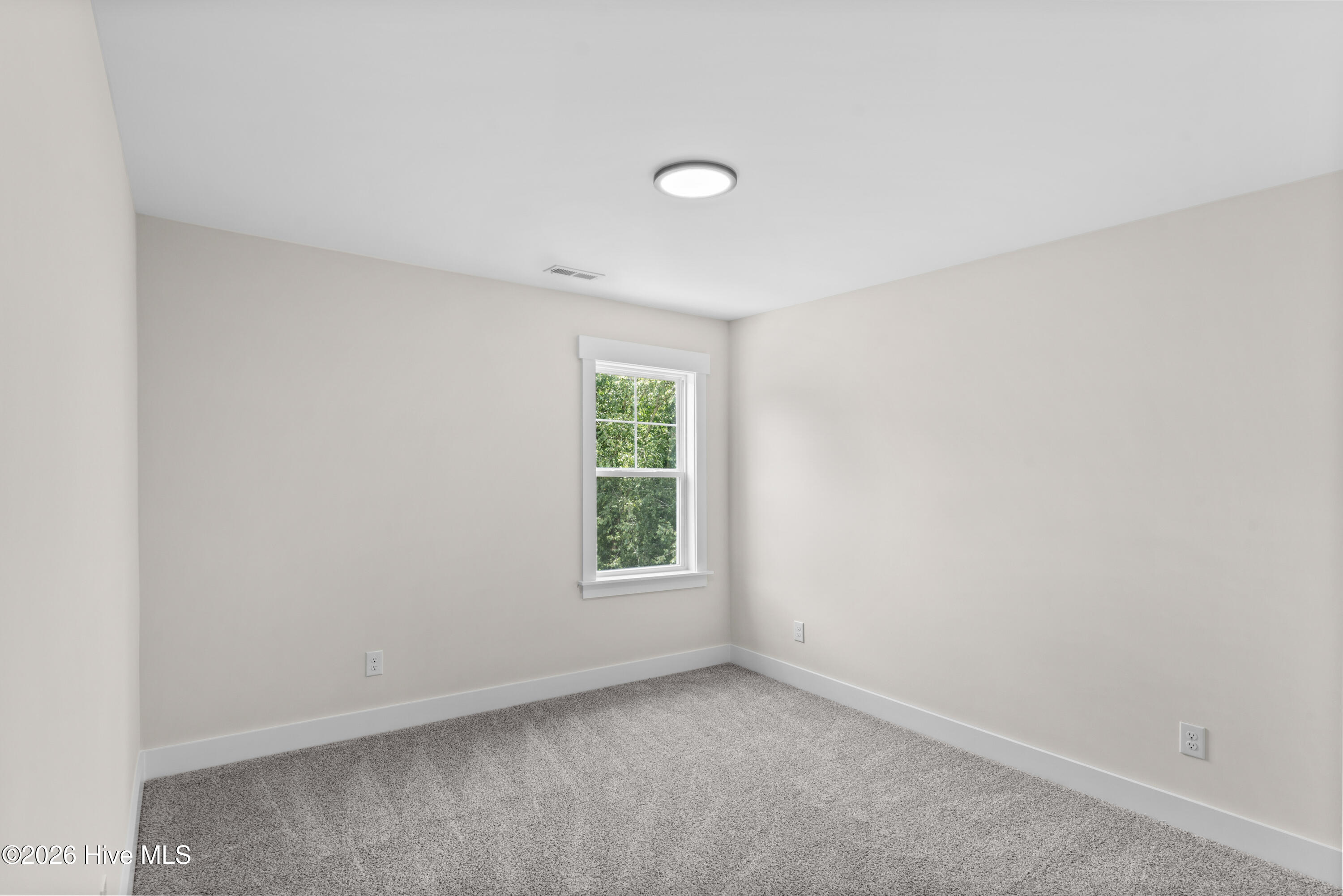 318 Hawks Bluff Drive Property Photo 5