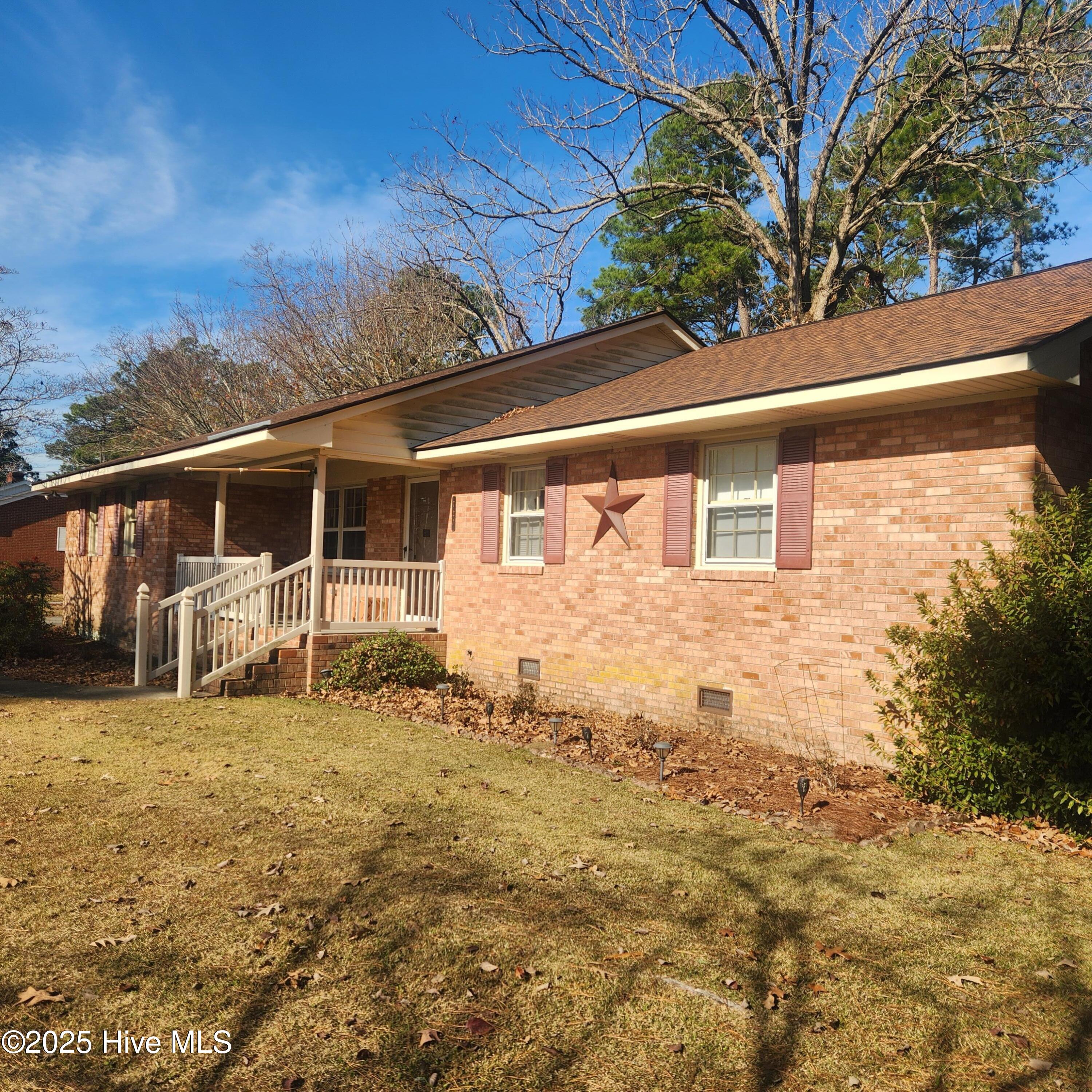 727 Fairlane Drive Property Photo 2