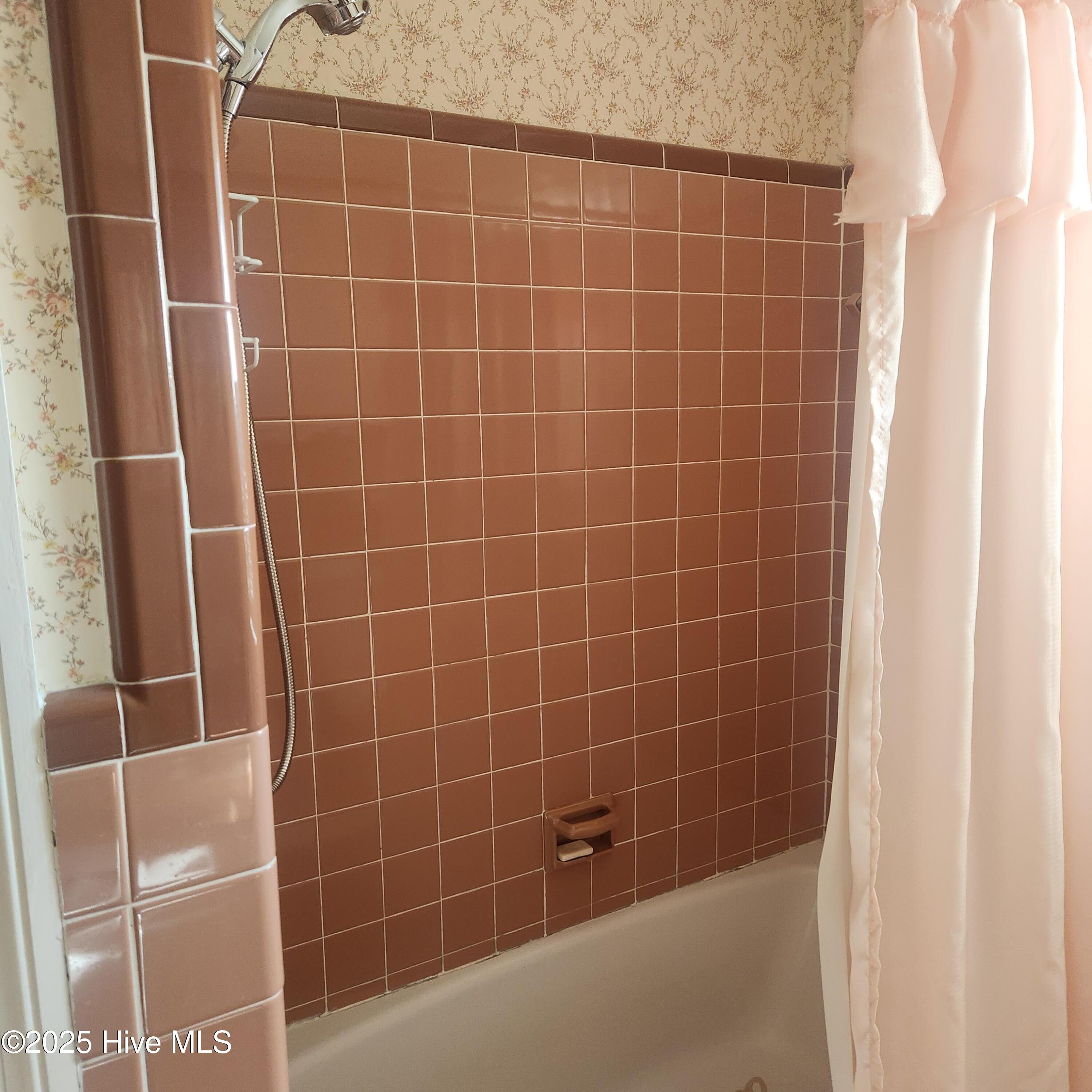 727 Fairlane Drive Property Photo 8