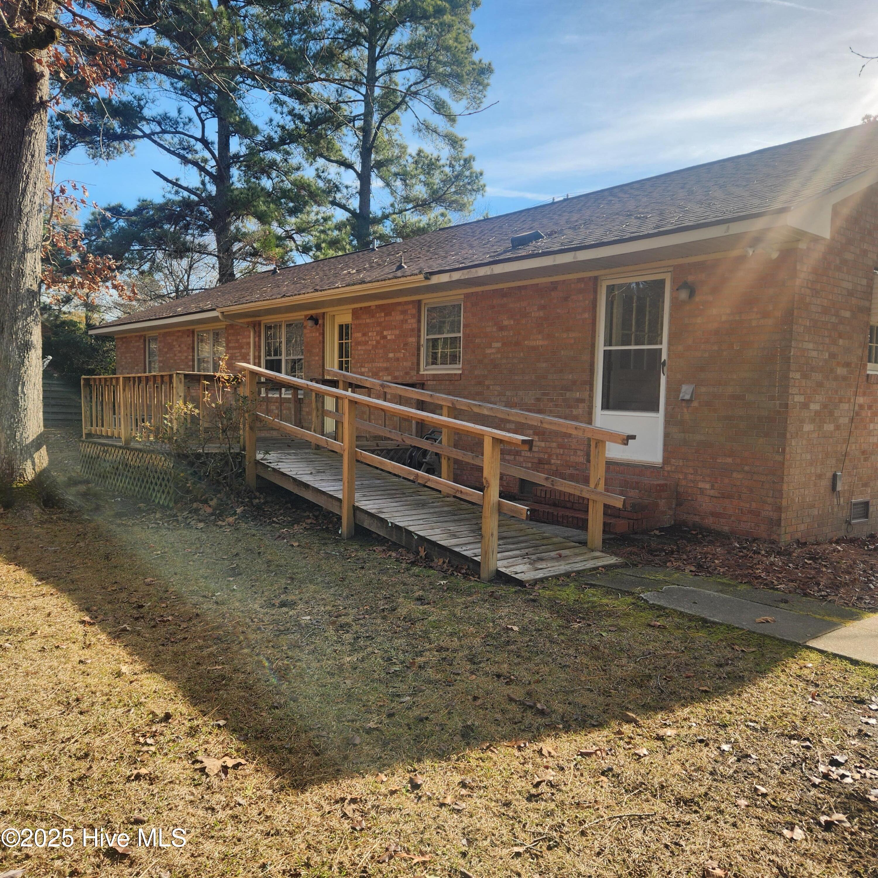 727 Fairlane Drive Property Photo 23