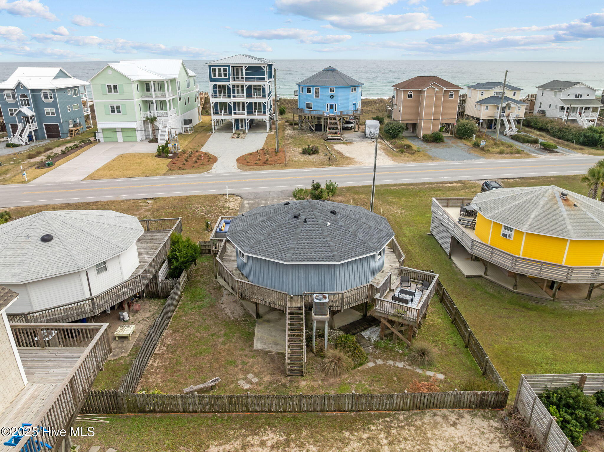 3045 Island Drive Property Photo 1