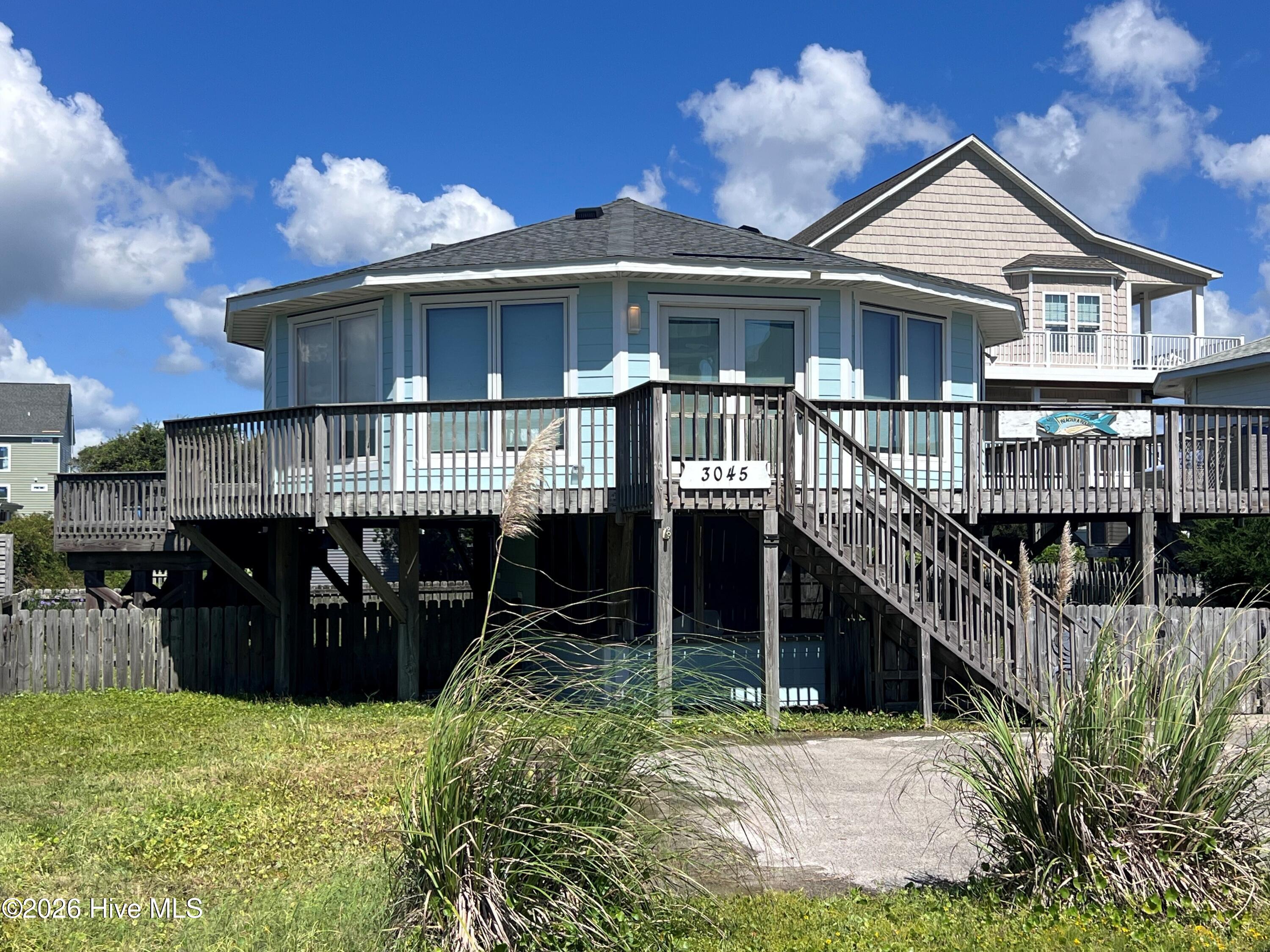 3045 Island Drive Property Photo 1