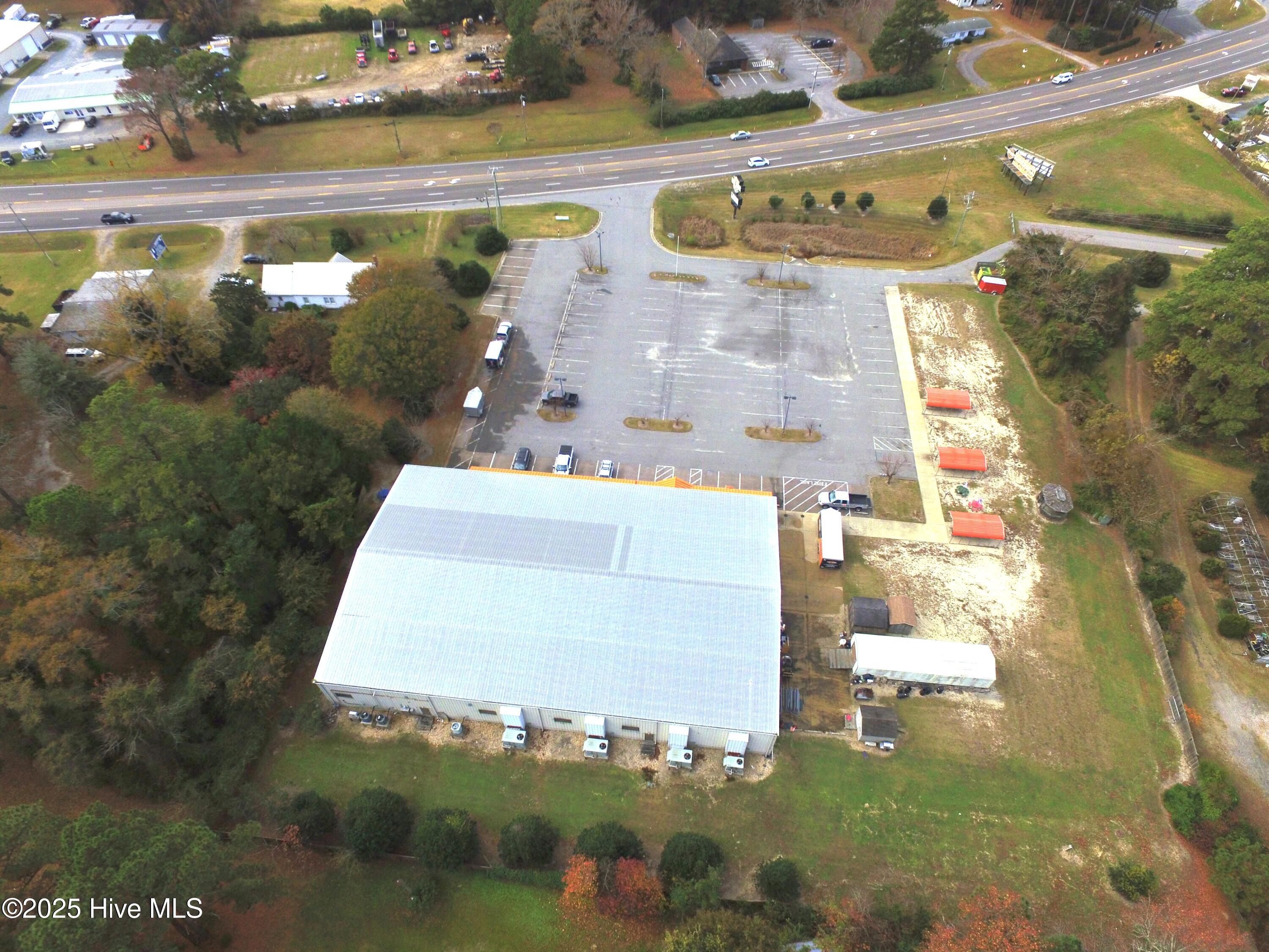 8739 Caratoke Highway Property Photo 10