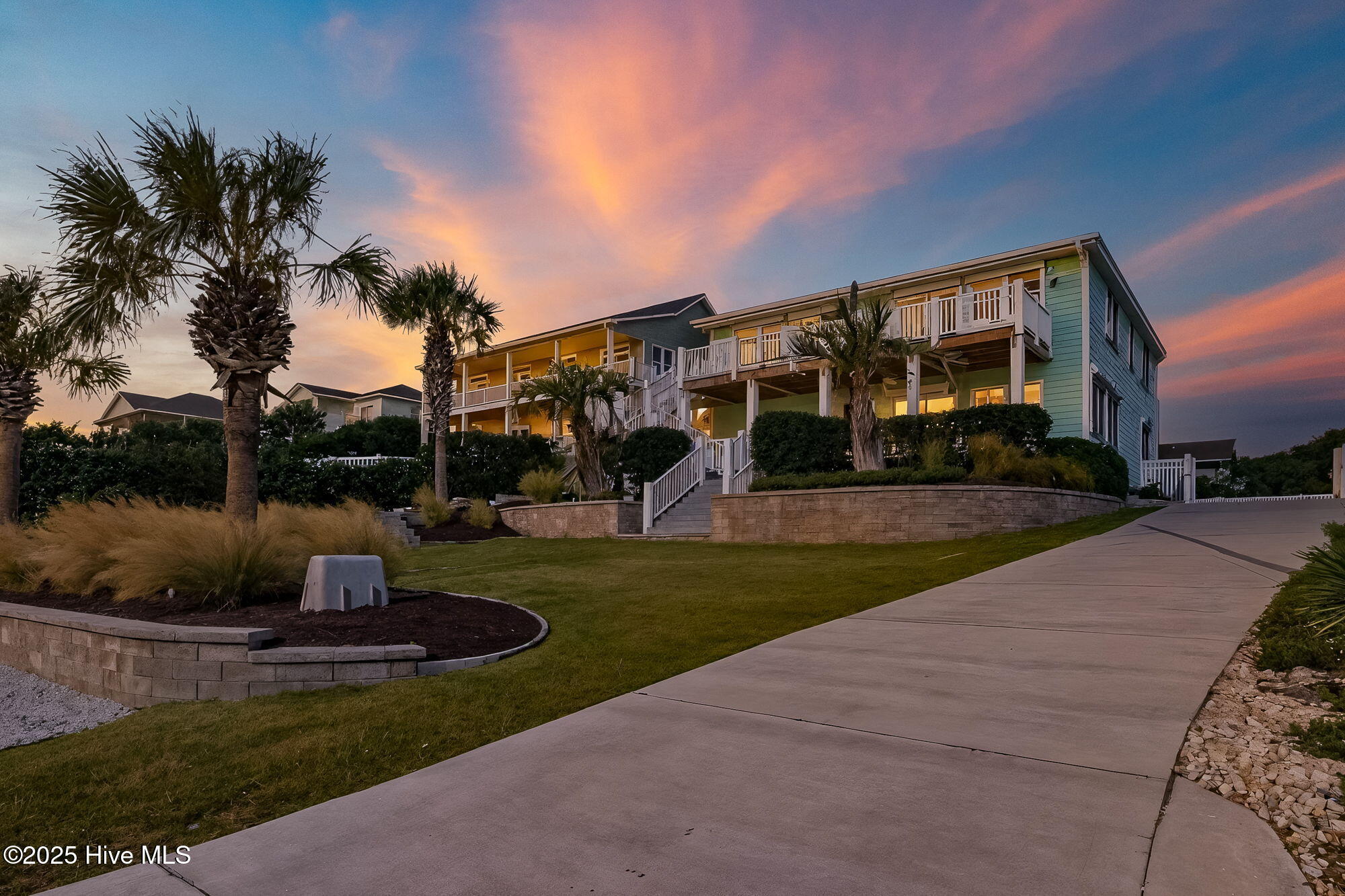 1606 Ocean Drive Property Photo 1