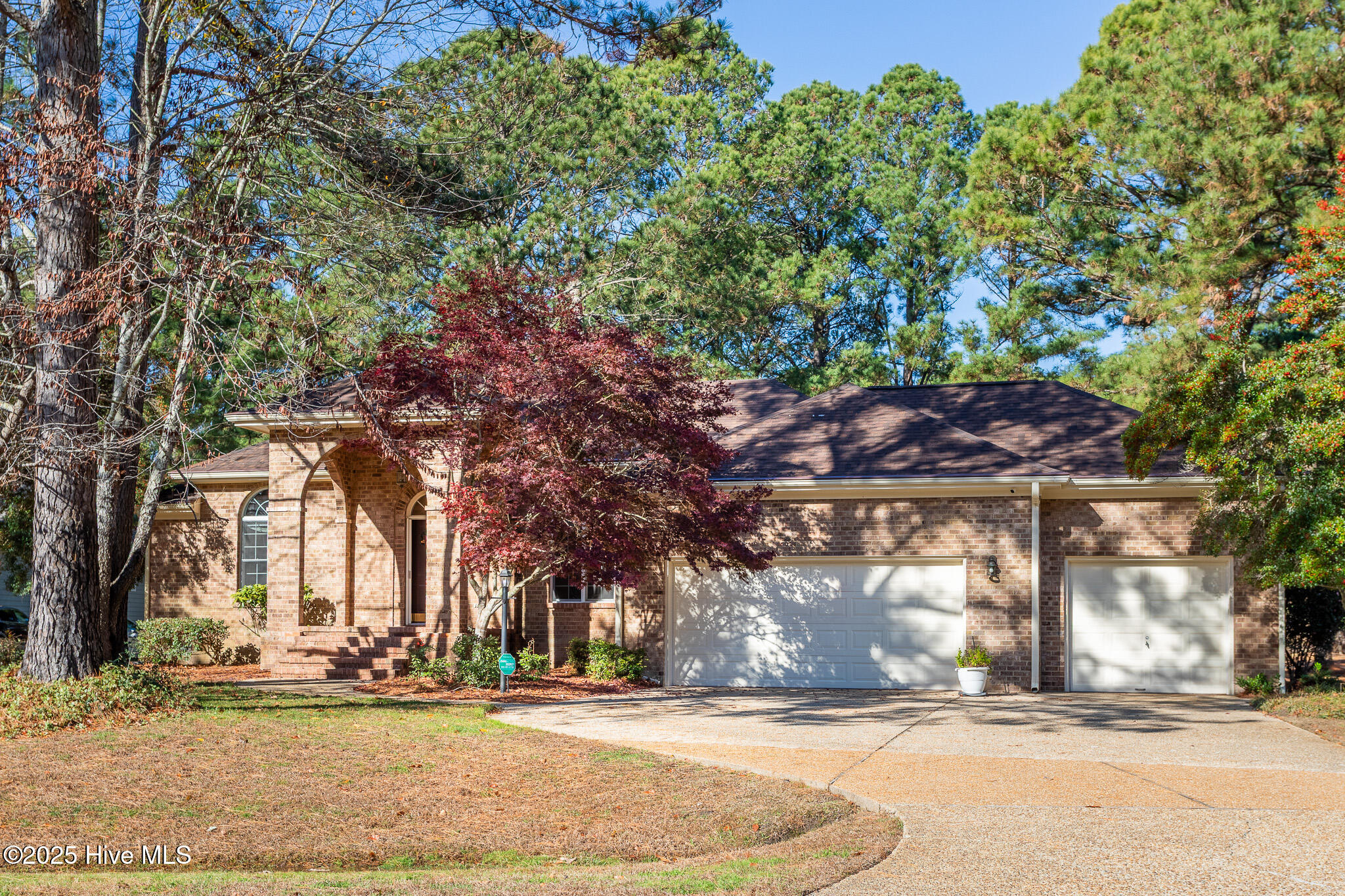 122 Waccamaw Drive Property Photo 1