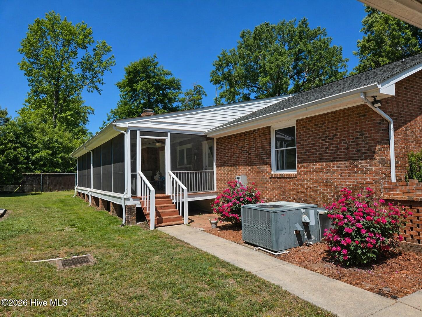 184 Timber Cove Drive Property Photo 4