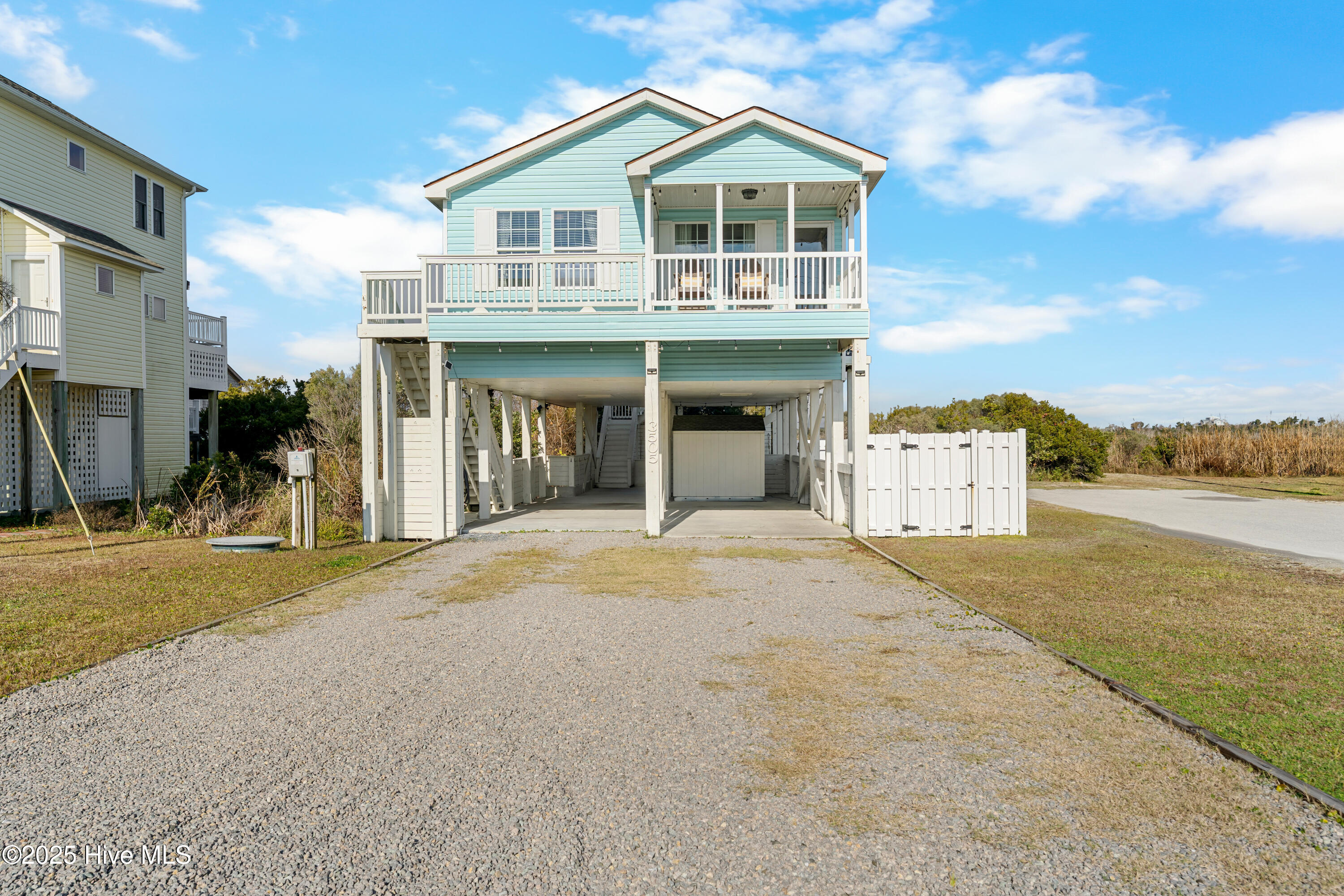 3505 Island Drive Property Photo 1