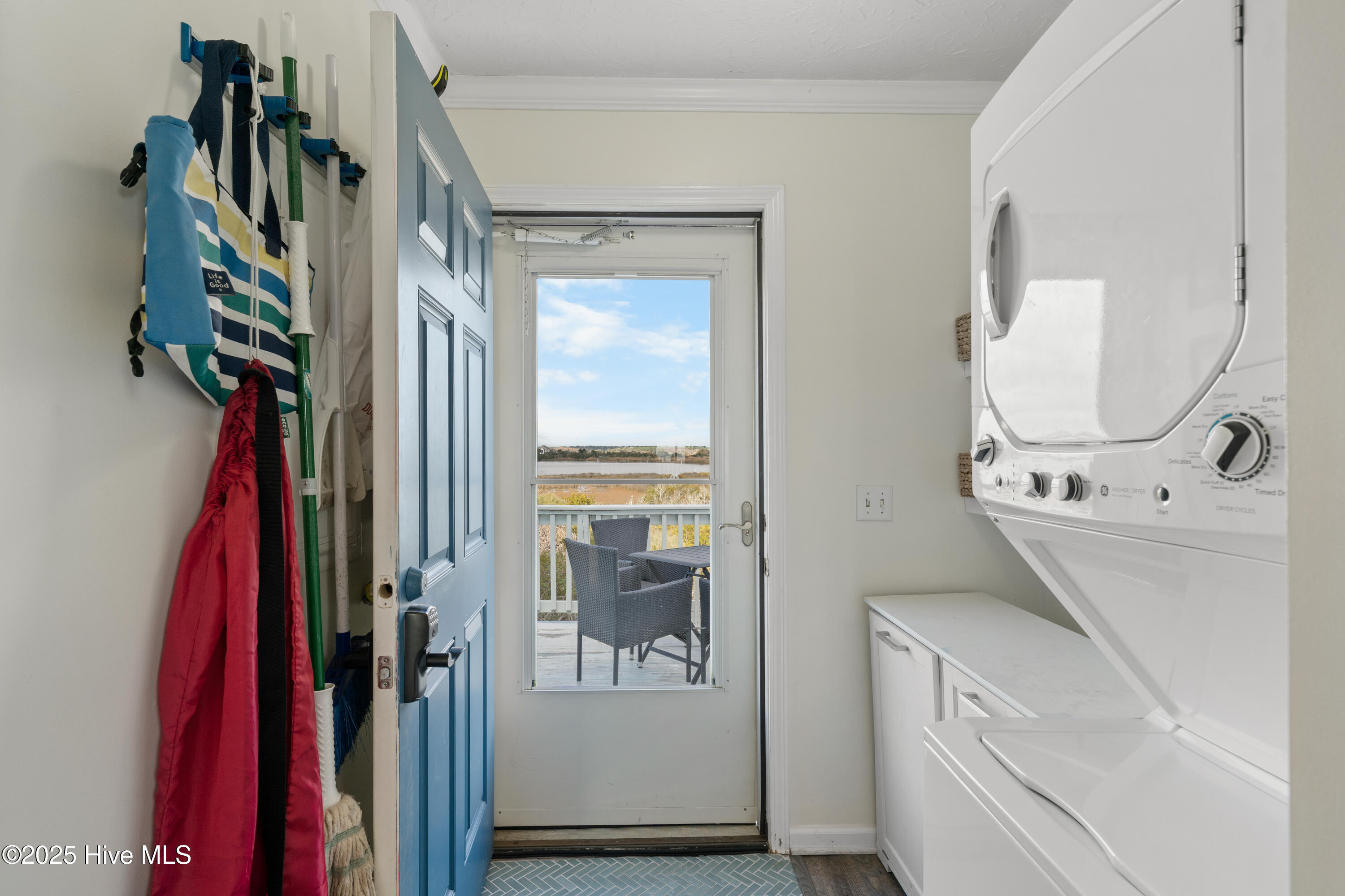 3505 Island Drive Property Photo 12