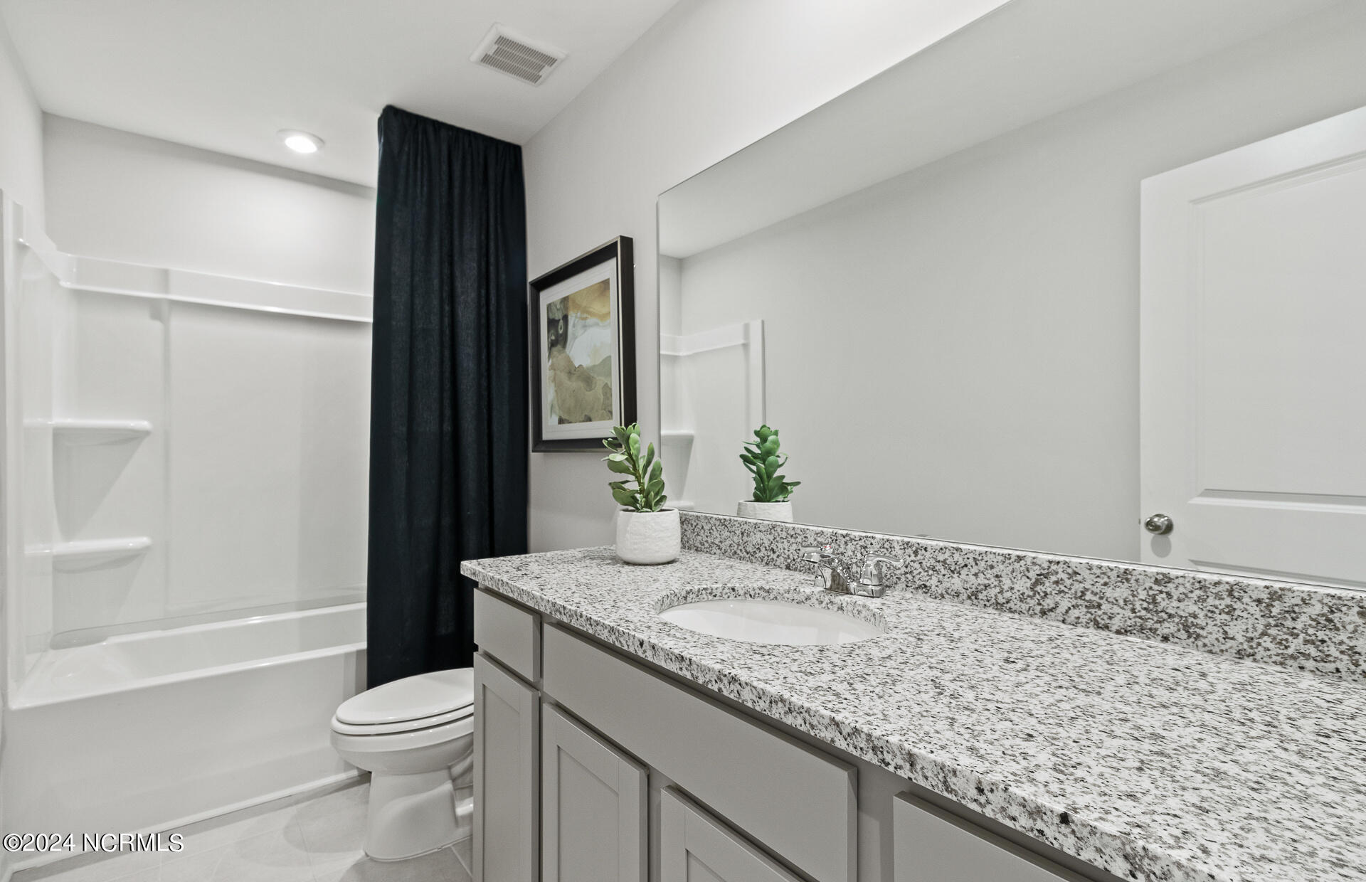 212 Ocean Pointe Boulevard Se 5201 Property Photo 6
