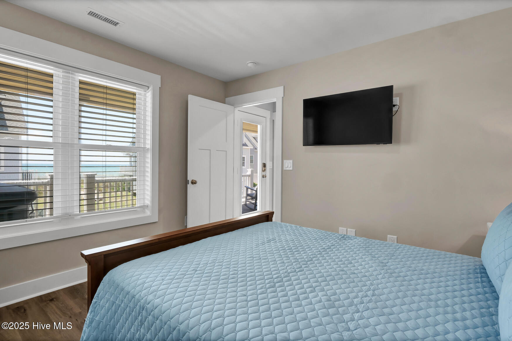 4254 Island Drive Property Photo 60