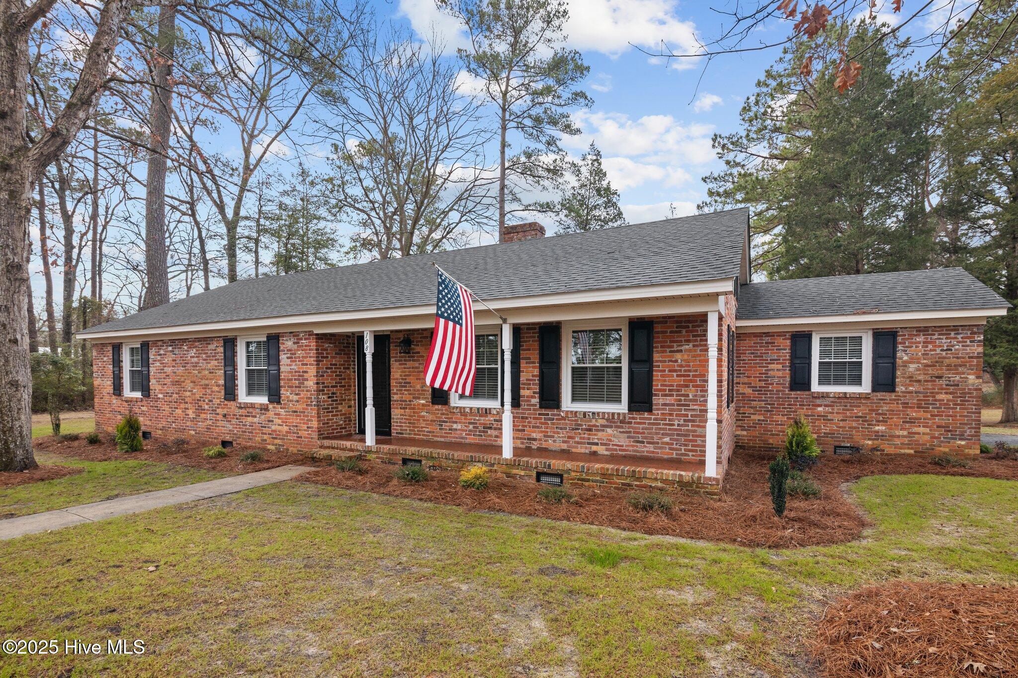 108 Ridgewood Circle Property Photo 1