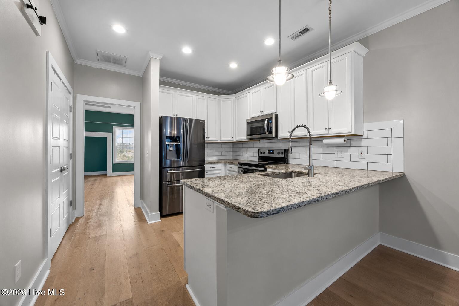 1274 Charleston Common Drive Property Photo 8