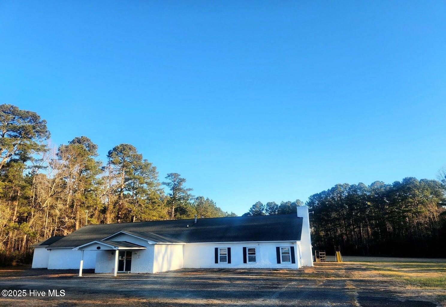 2101 N Highway 58 S Property Photo 1