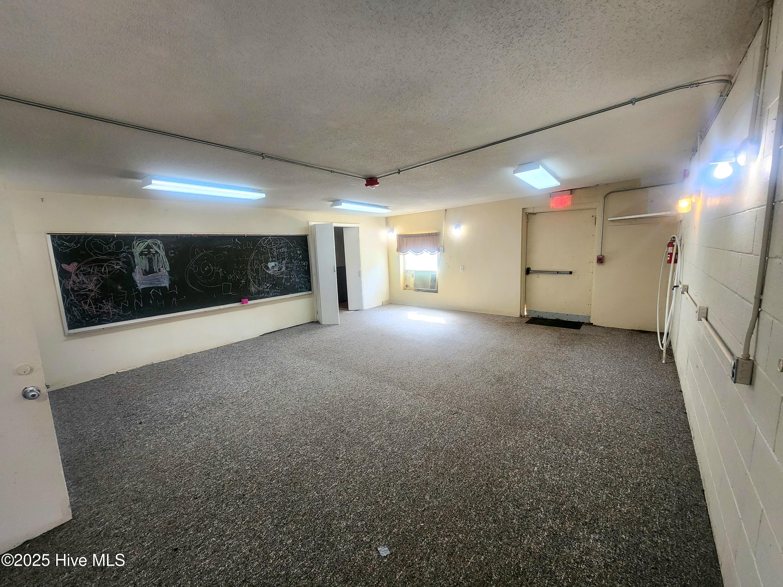 2101 N Highway 58 S Property Photo 15