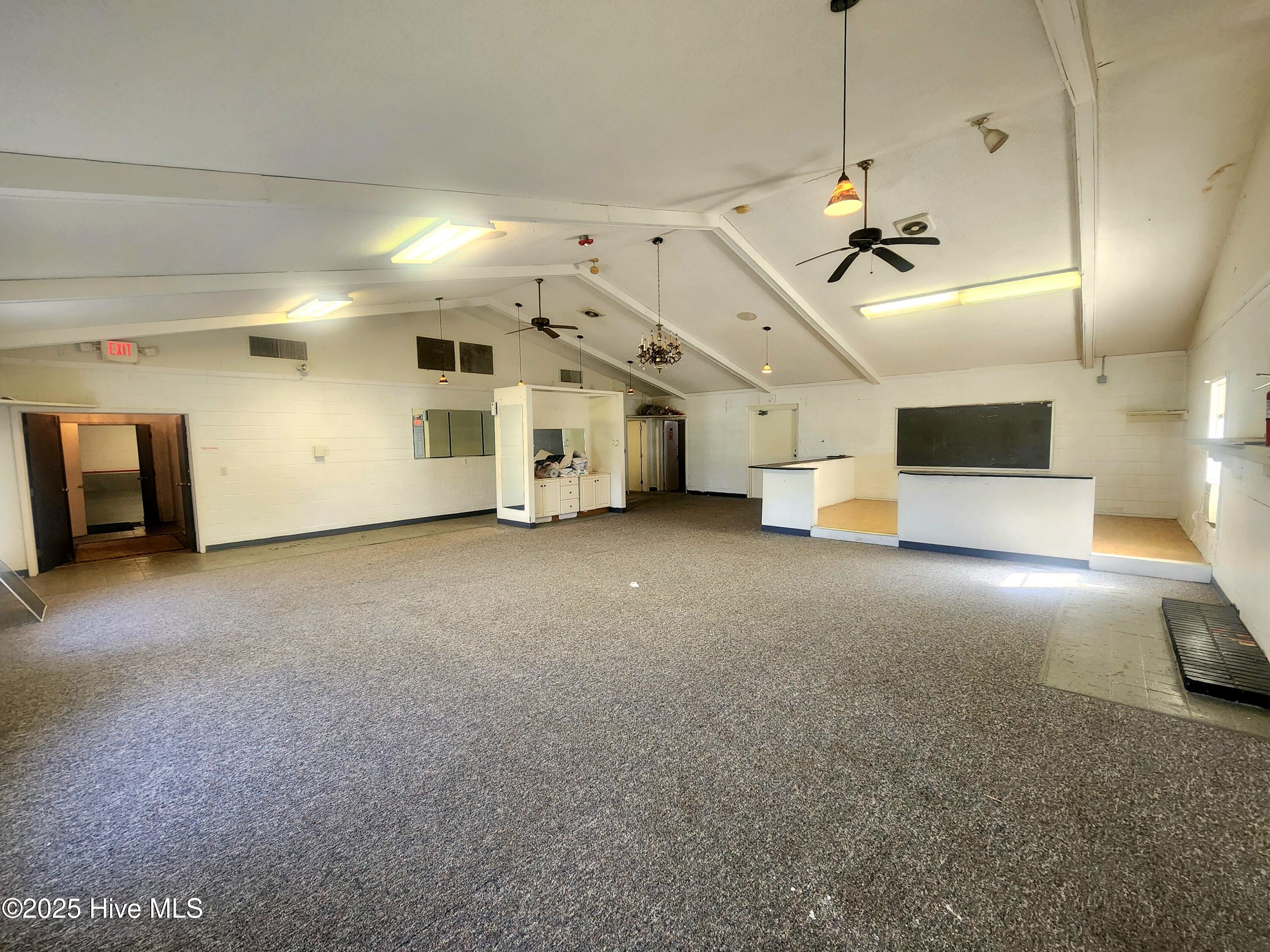 2101 N Highway 58 S Property Photo 19