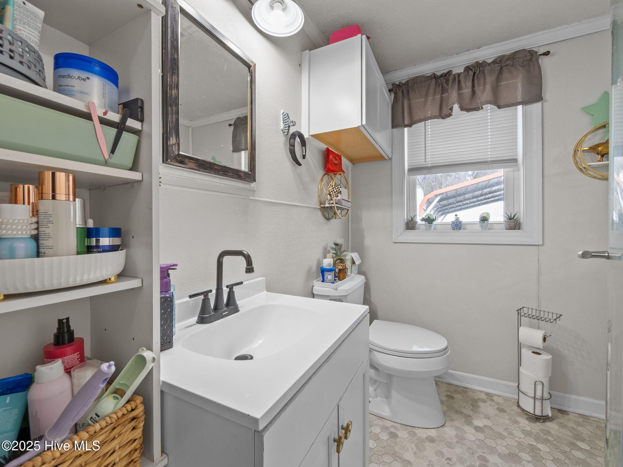 1697 Freedom Way Property Photo 6