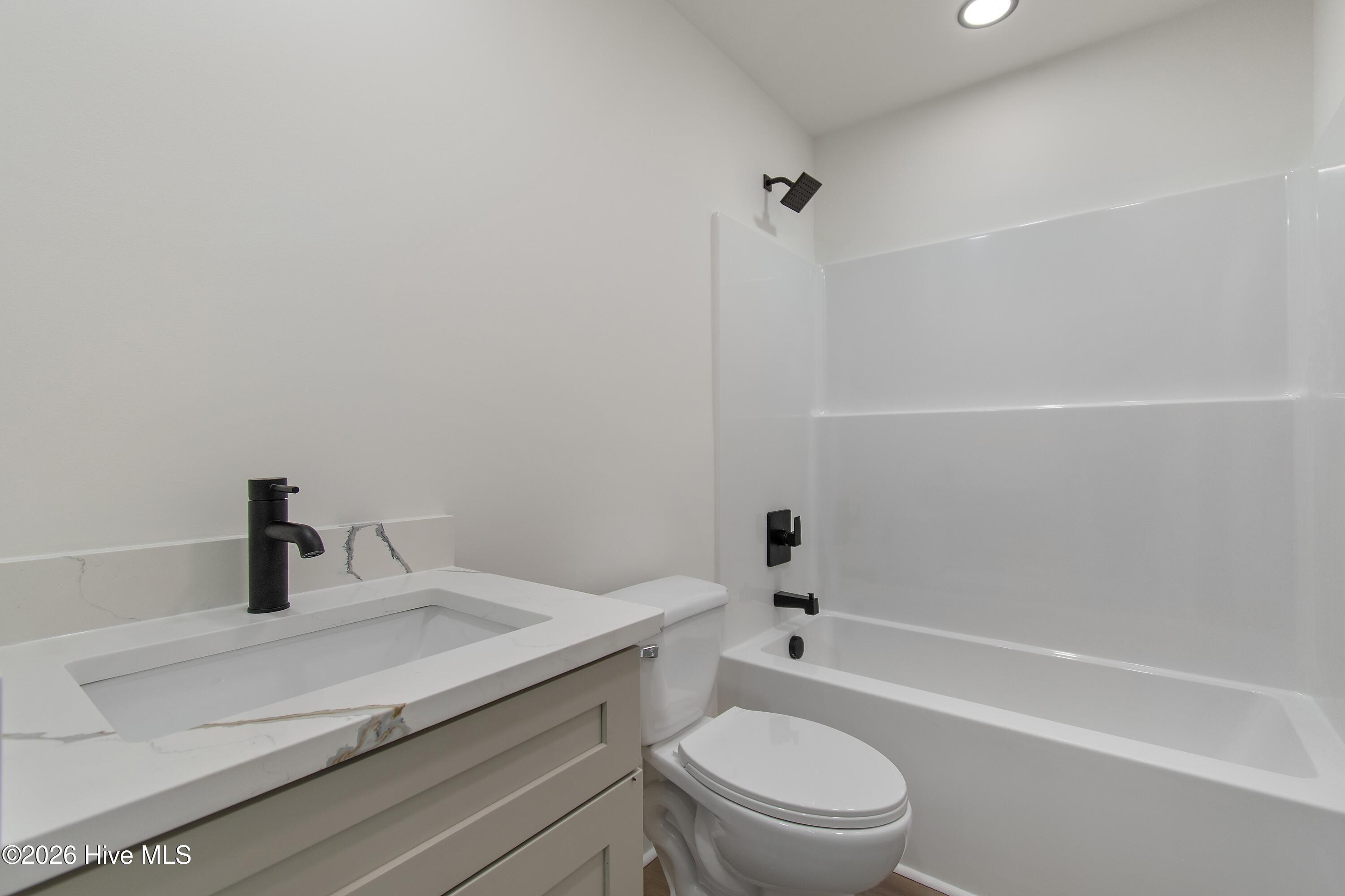 152 Hillside Street Property Photo 13