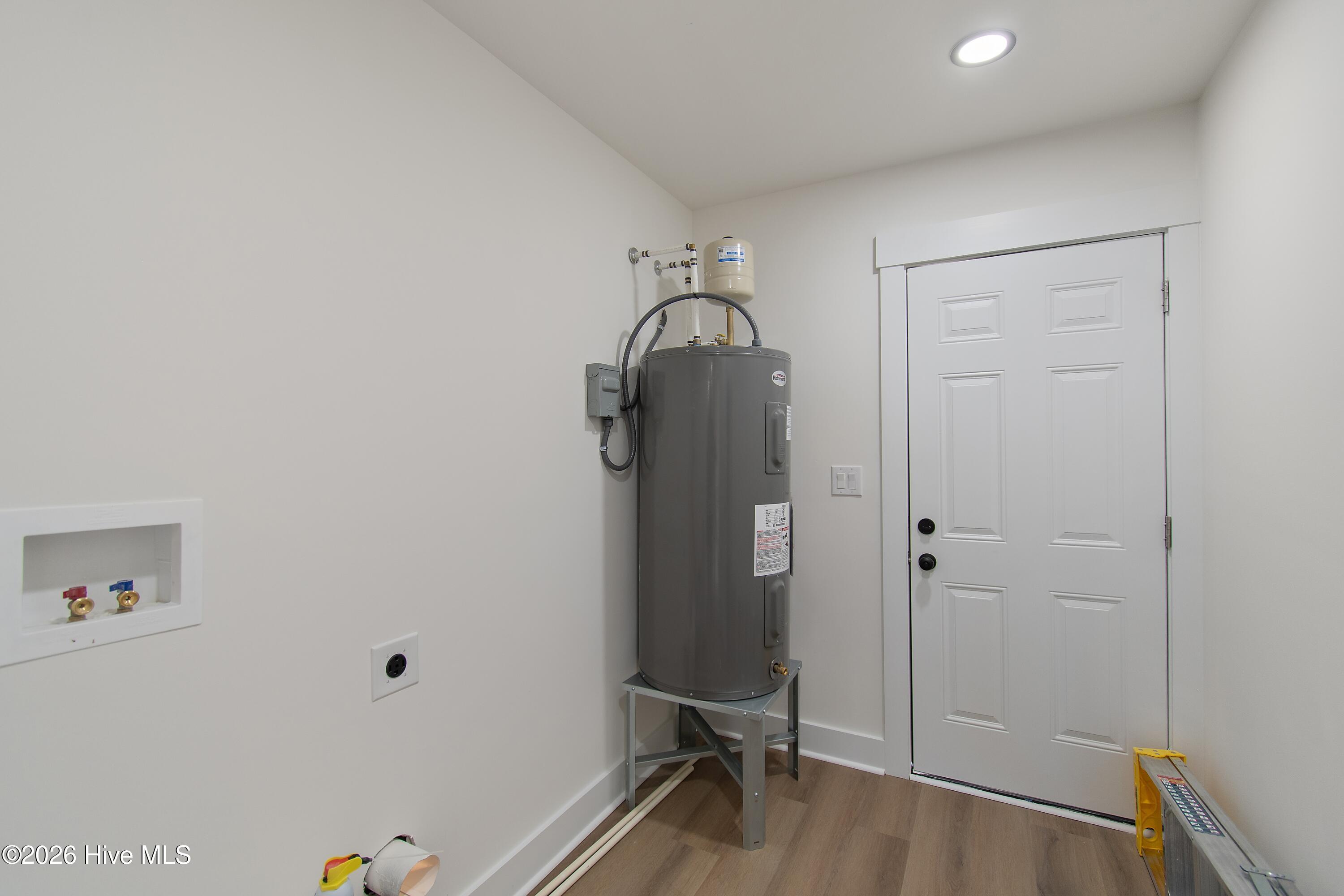 152 Hillside Street Property Photo 18